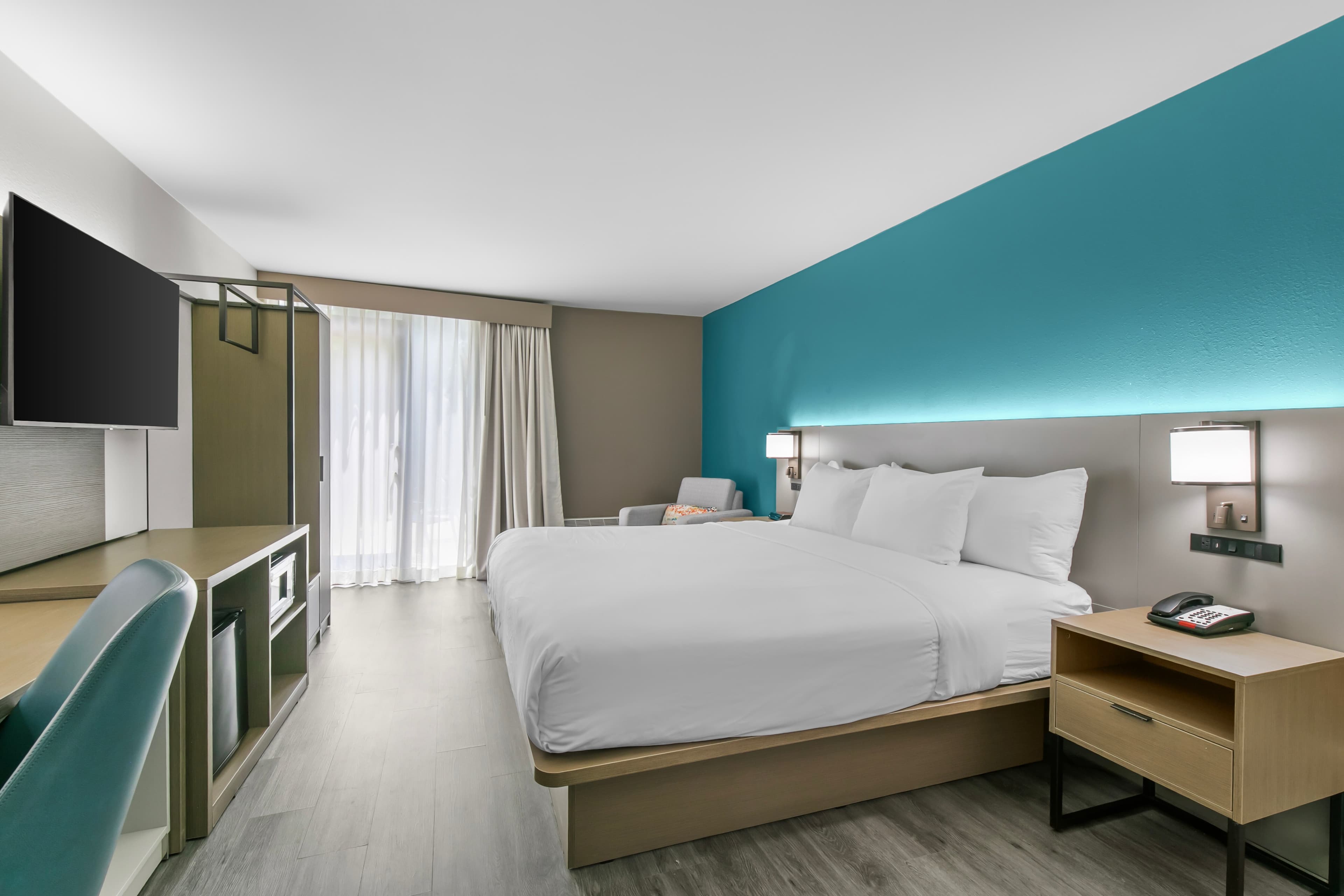 Comfort Inn & Suites — 10