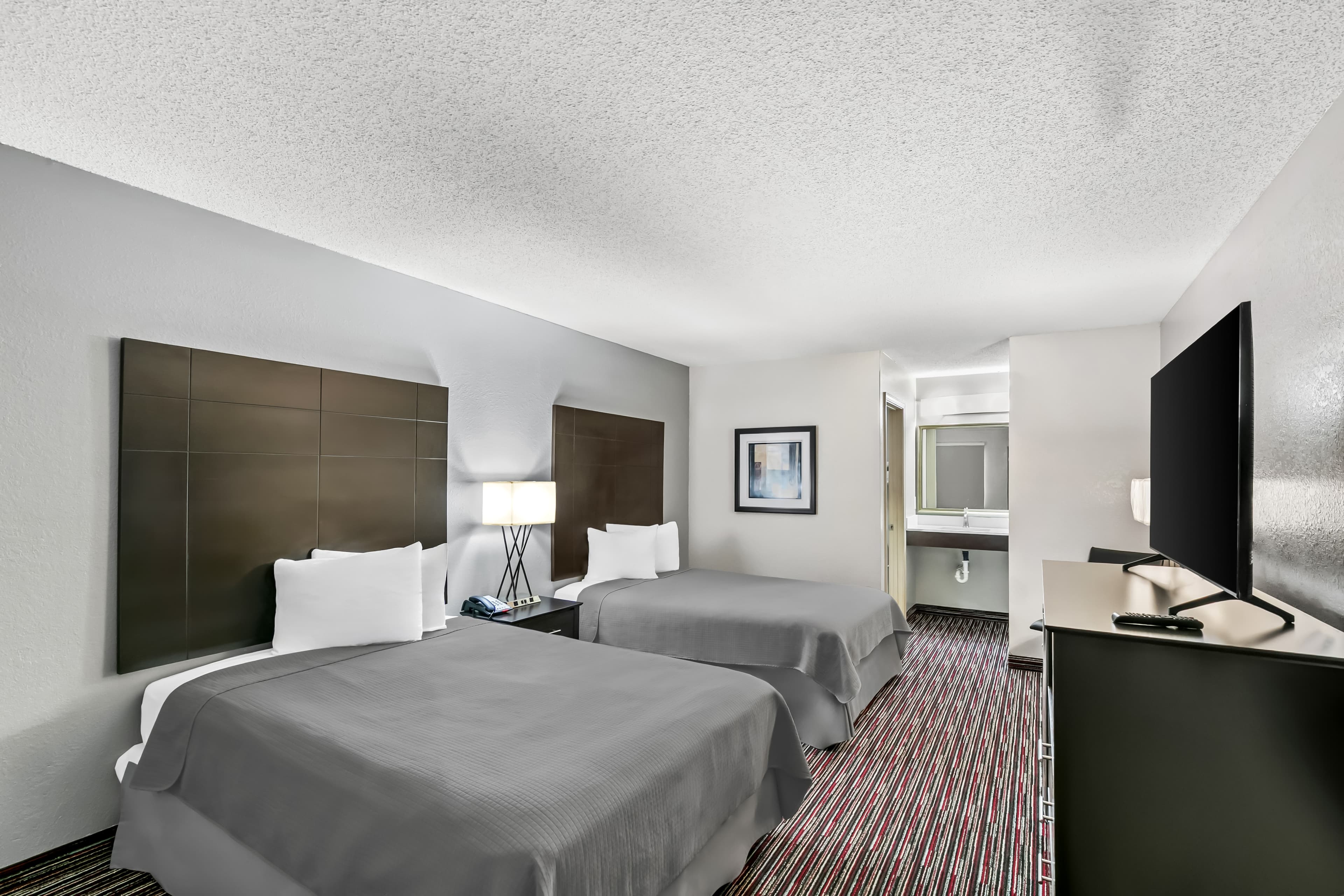 Econo Lodge Helen - Image 3