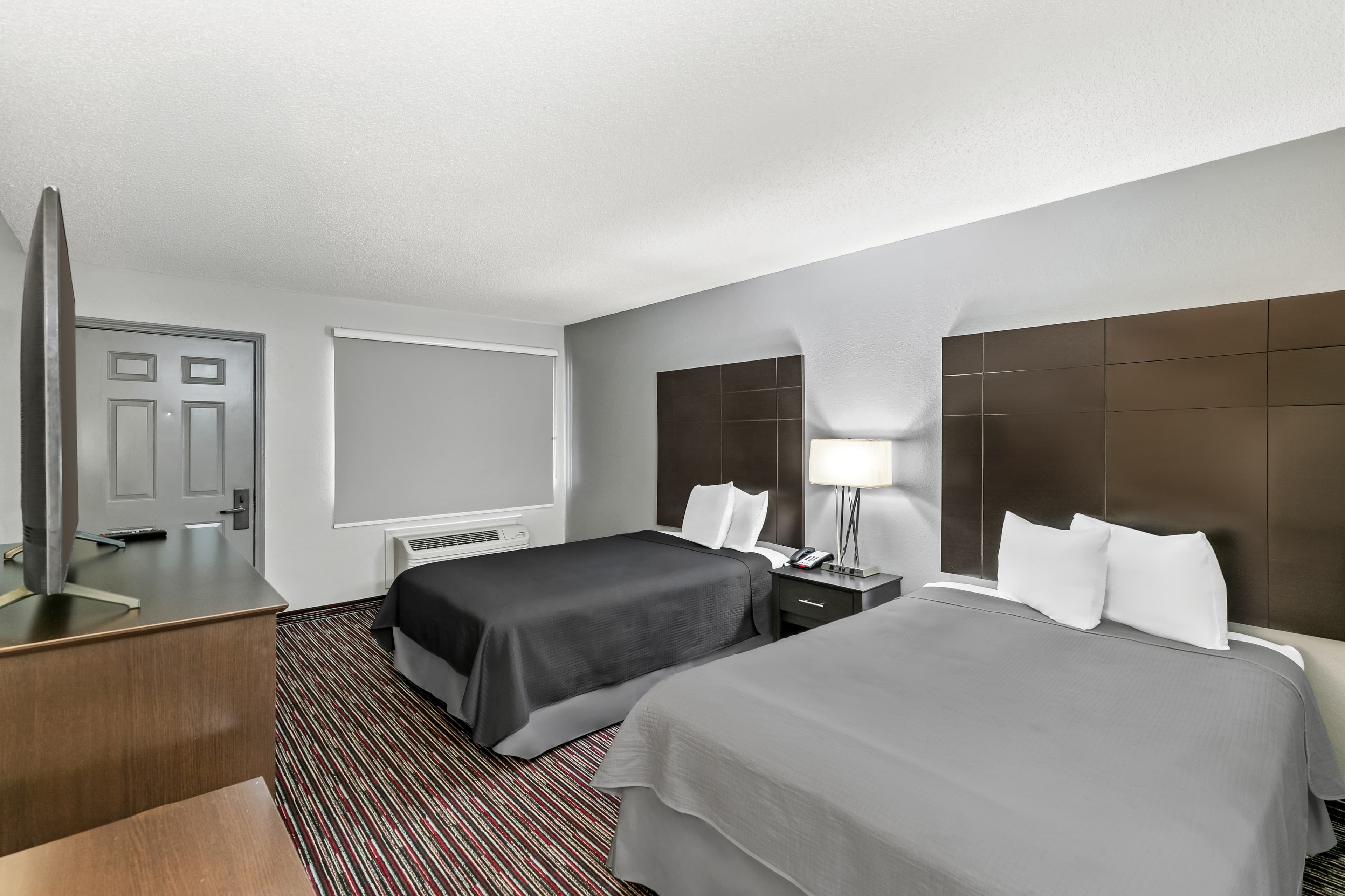 Econo Lodge Helen - Image 5