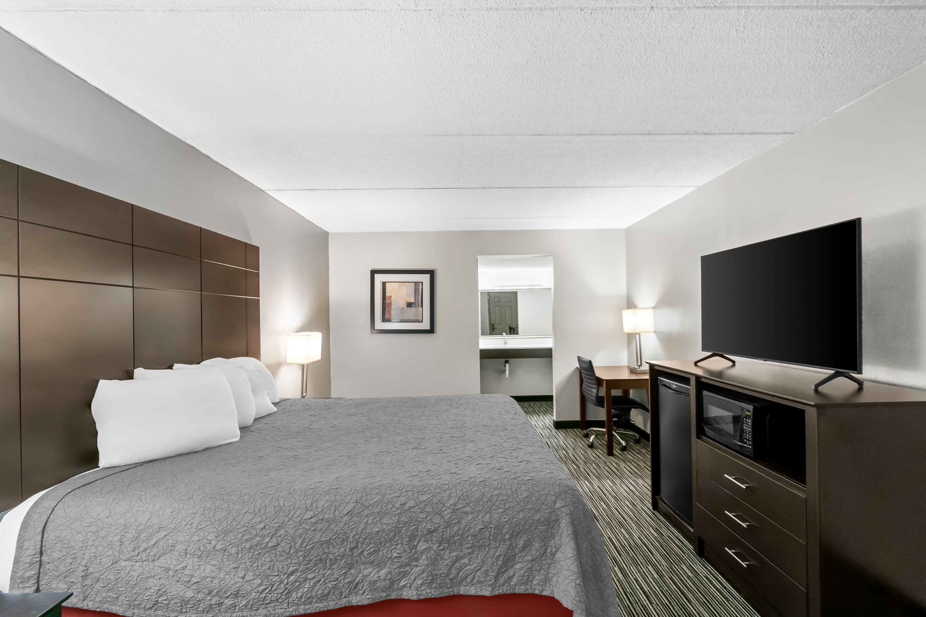 Econo Lodge Helen — 21