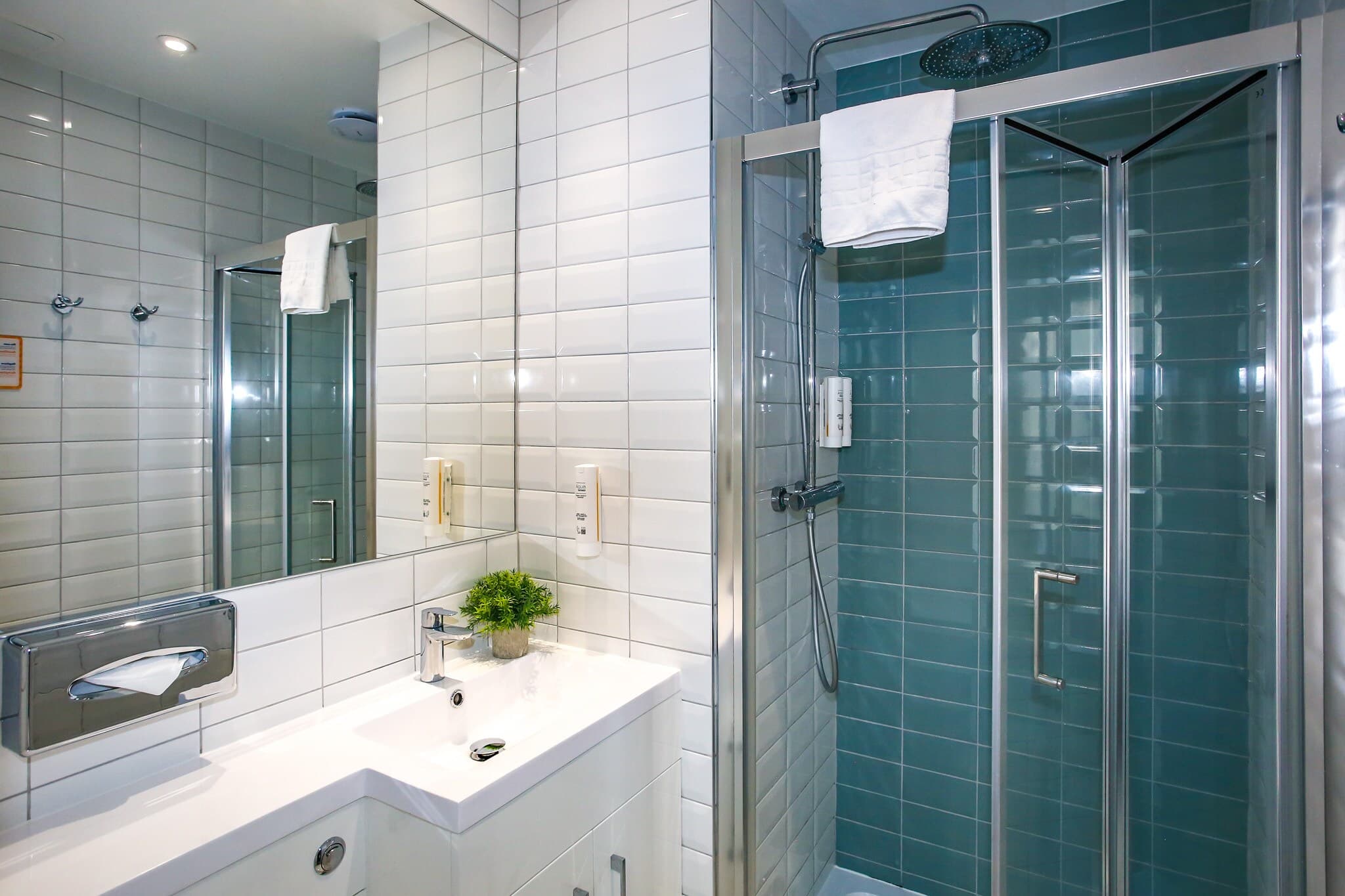 Comfort Inn Victoria - Image 2