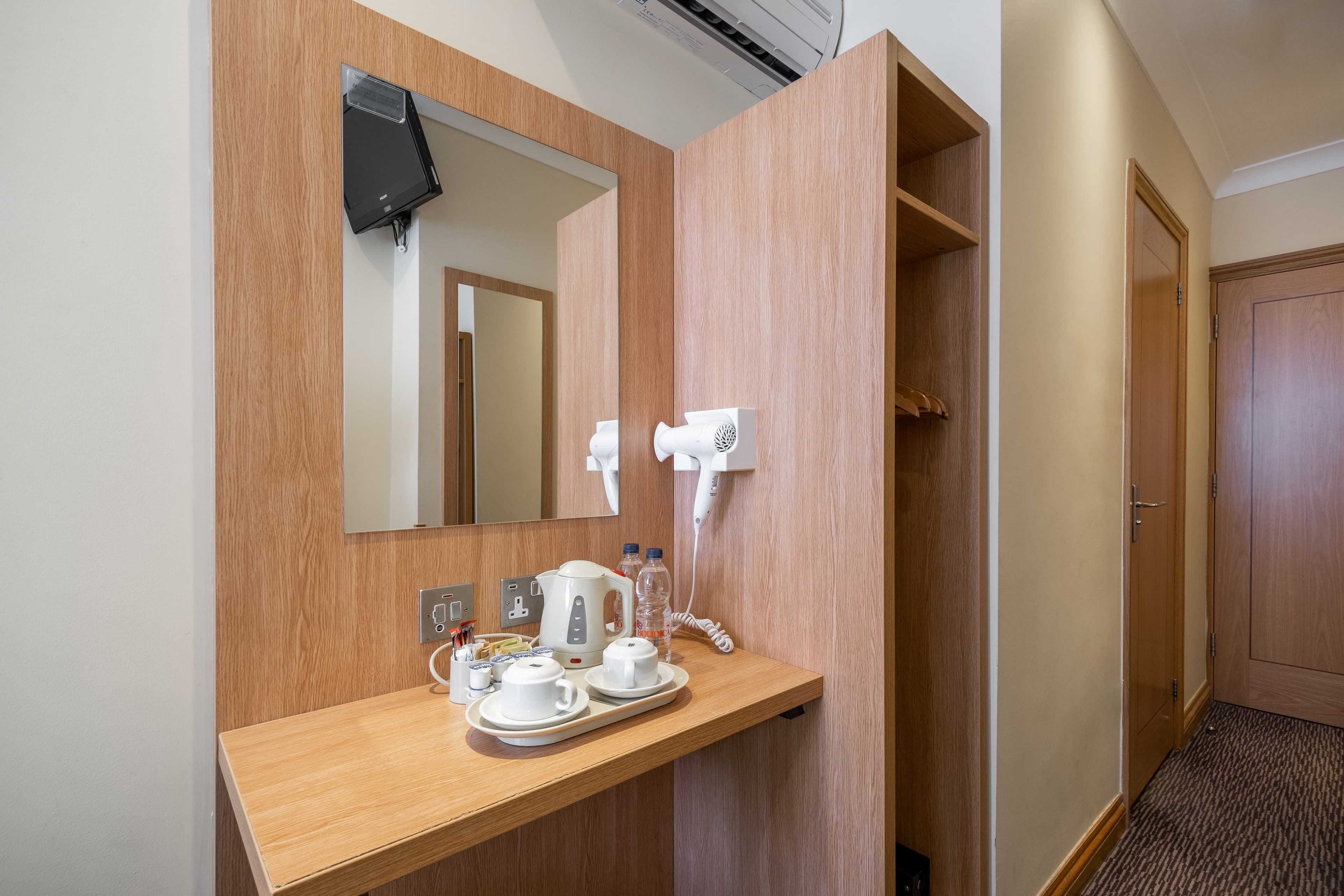 Comfort Inn Hyde Park — 7