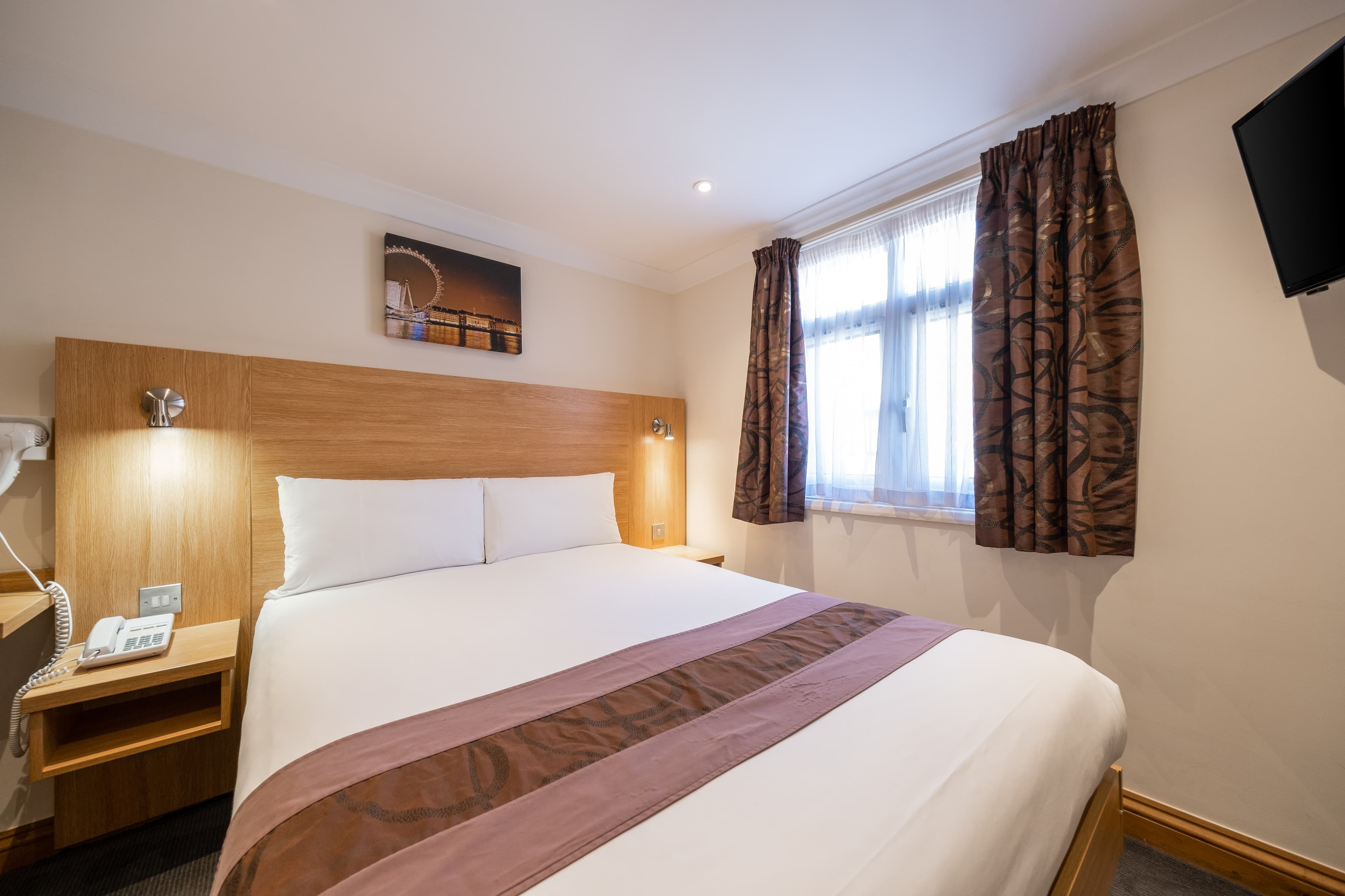 Comfort Inn Hyde Park - Image 1