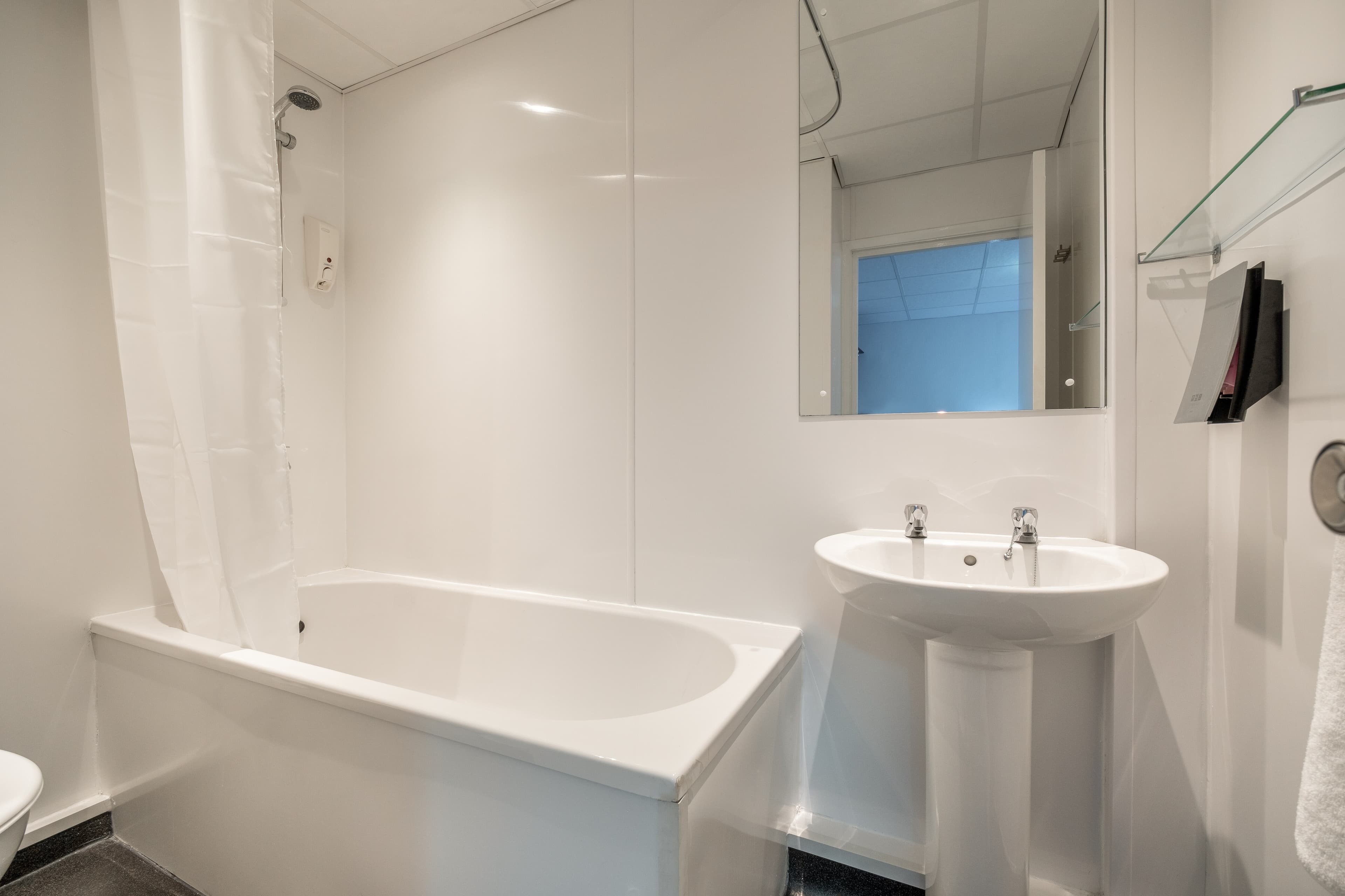 Comfort Inn Birmingham - Image 4