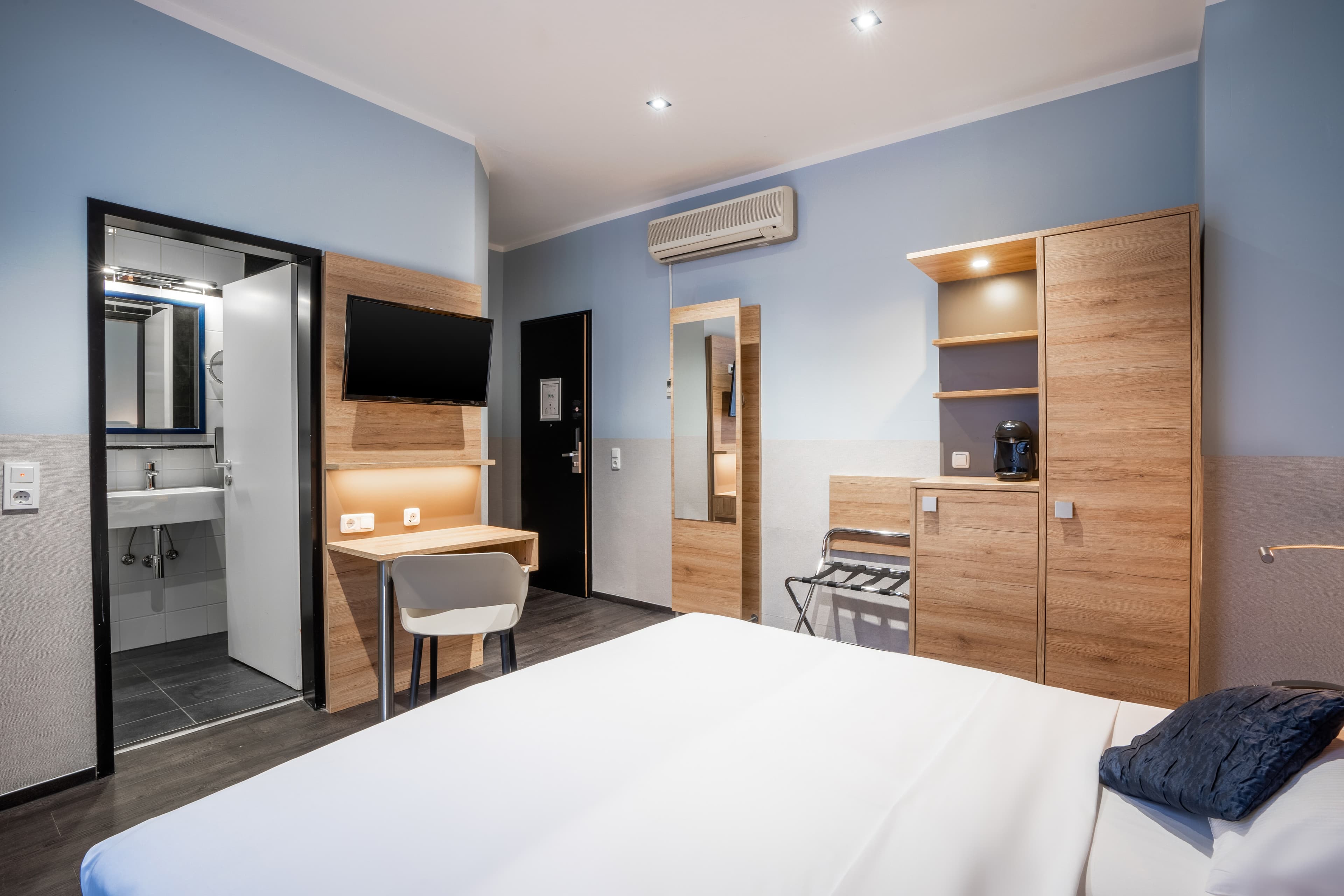 Comfort Hotel Frankfurt Central Station — 6