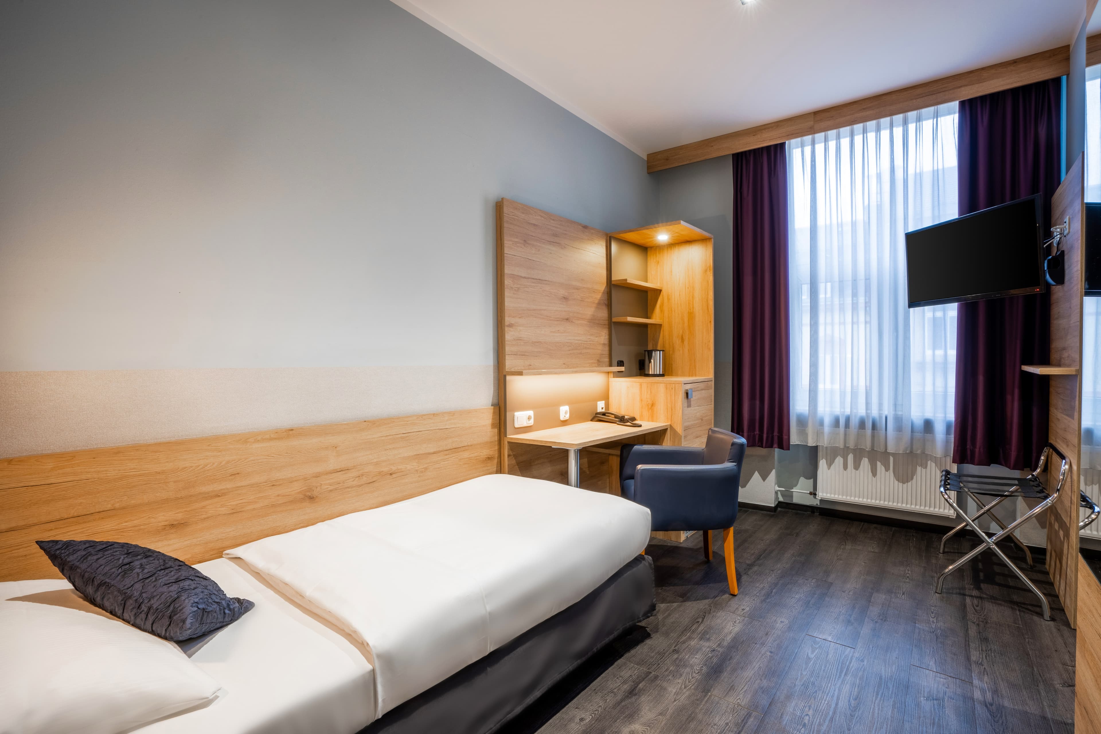 Comfort Hotel Frankfurt Central Station — 14