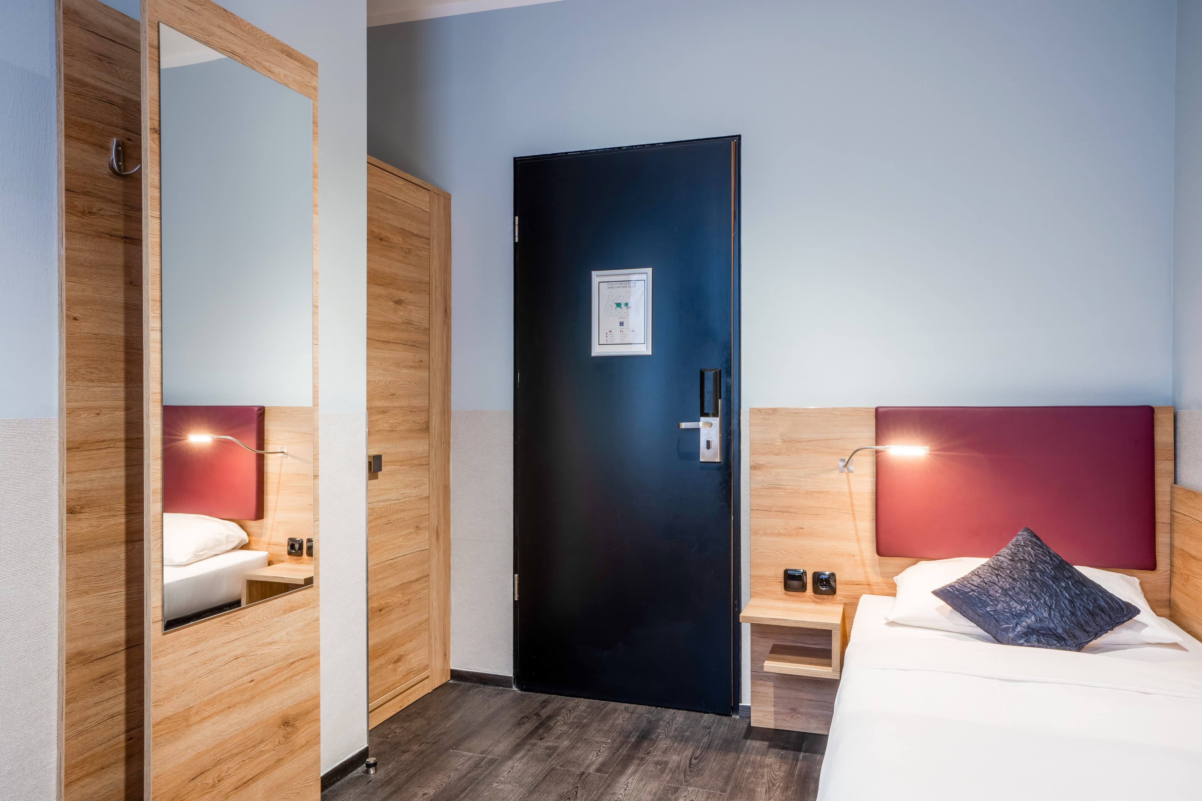 Comfort Hotel Frankfurt Central Station — 18