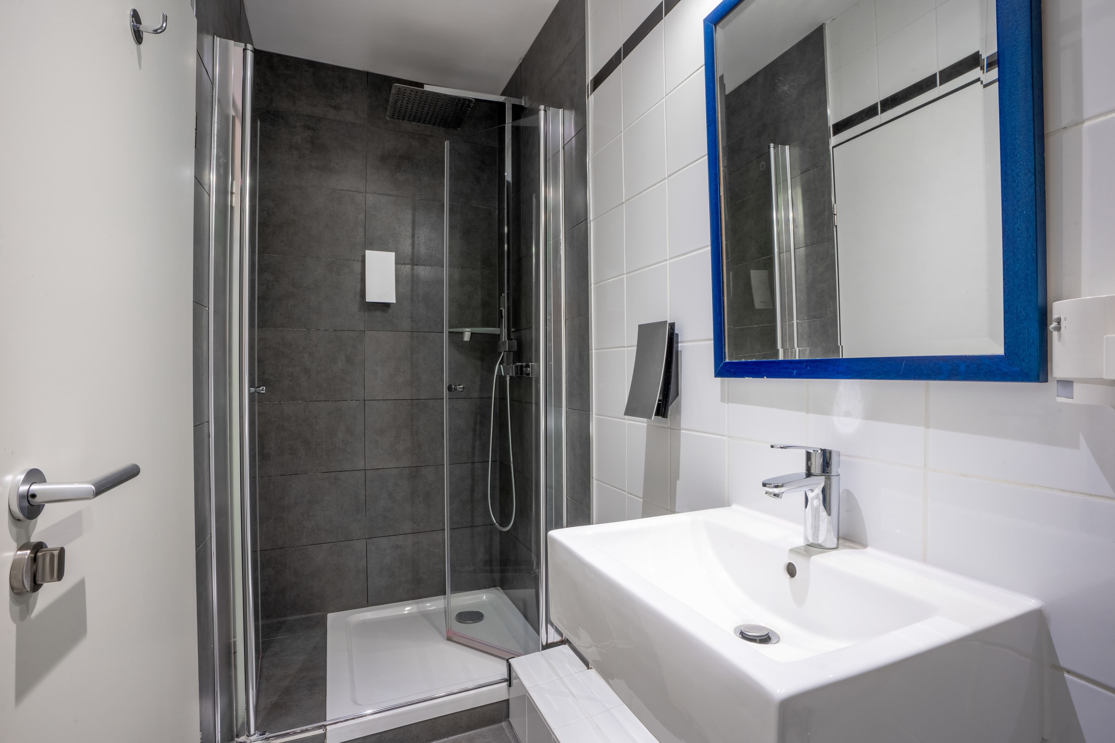 Comfort Hotel Frankfurt Central Station — 19