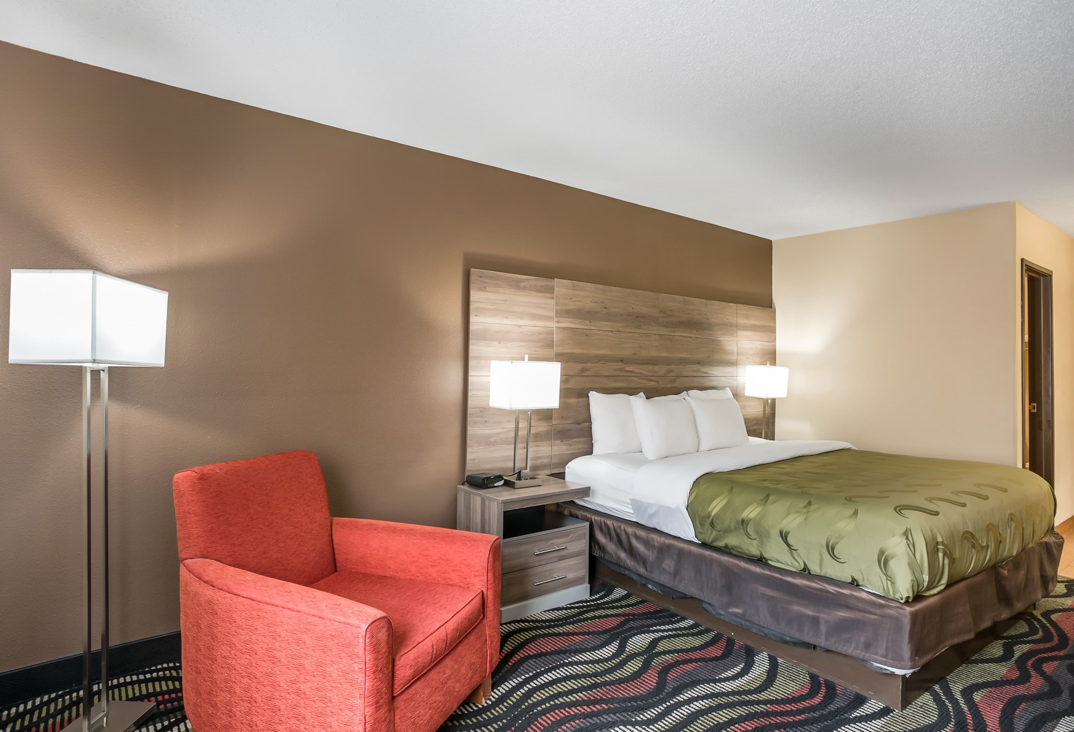 Quality Inn Cedar Rapids South - Image 3