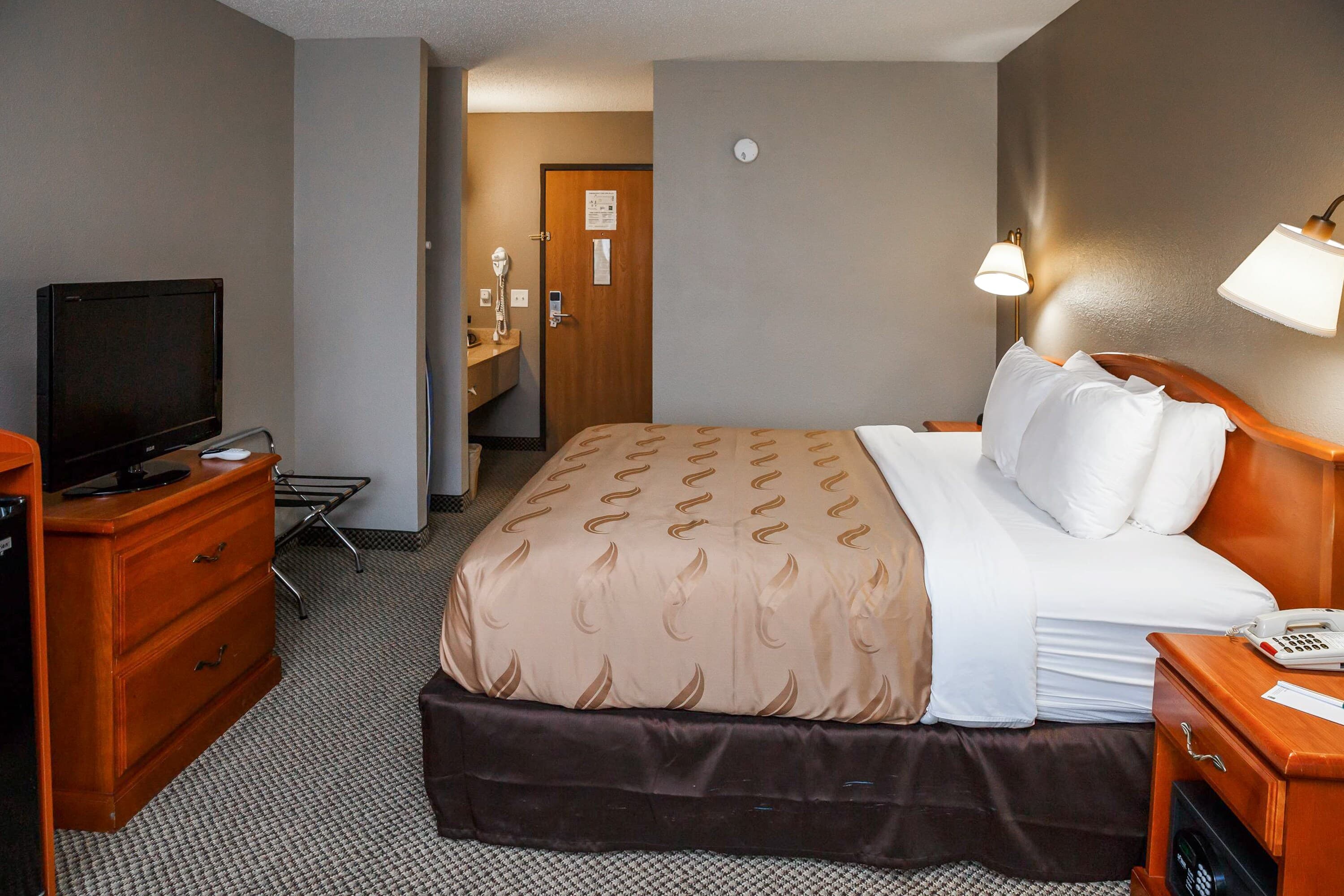 Quality Inn Burlington near Hwy 34 - Image 2