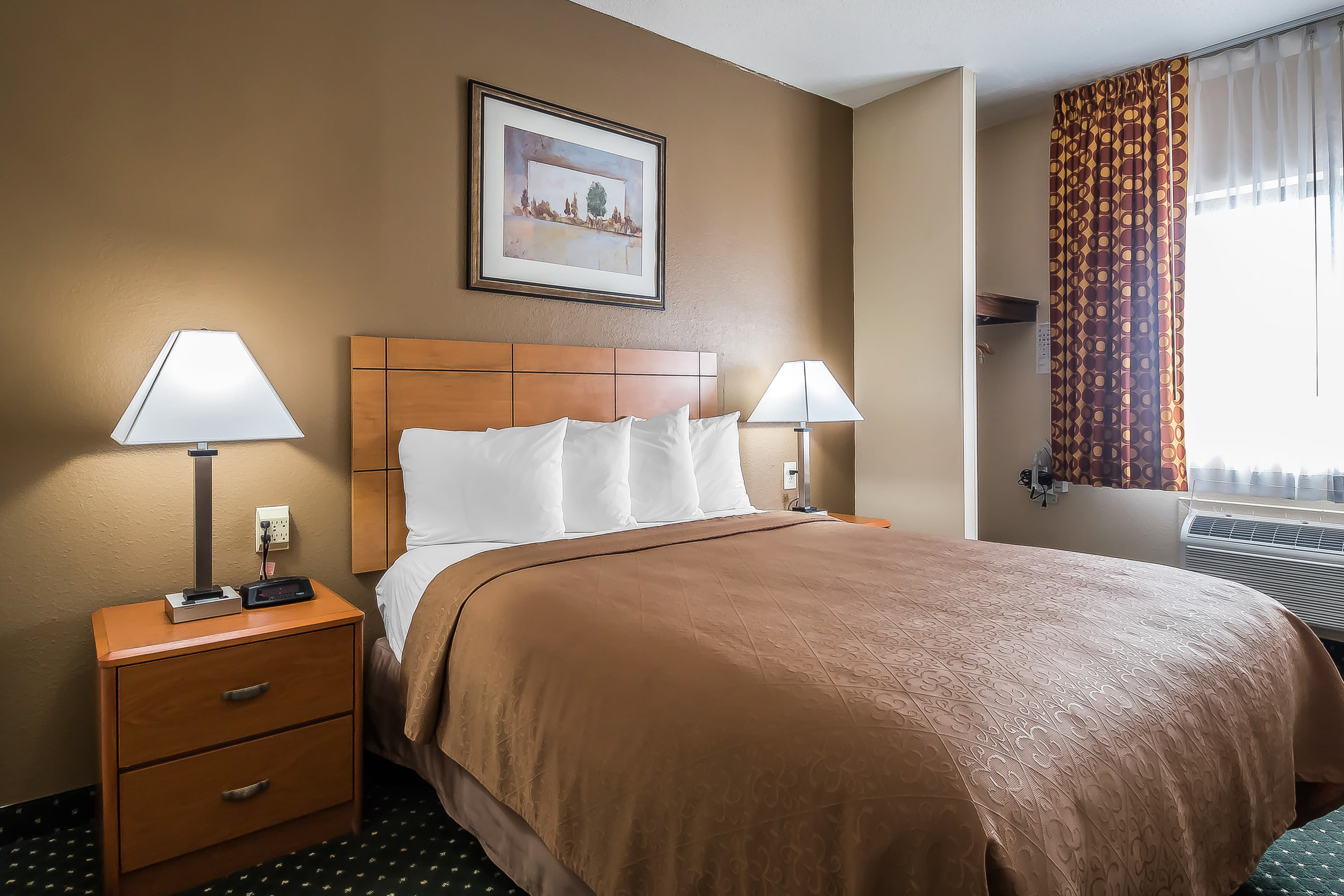 Quality Inn Coralville - Iowa River Landing - Image 2
