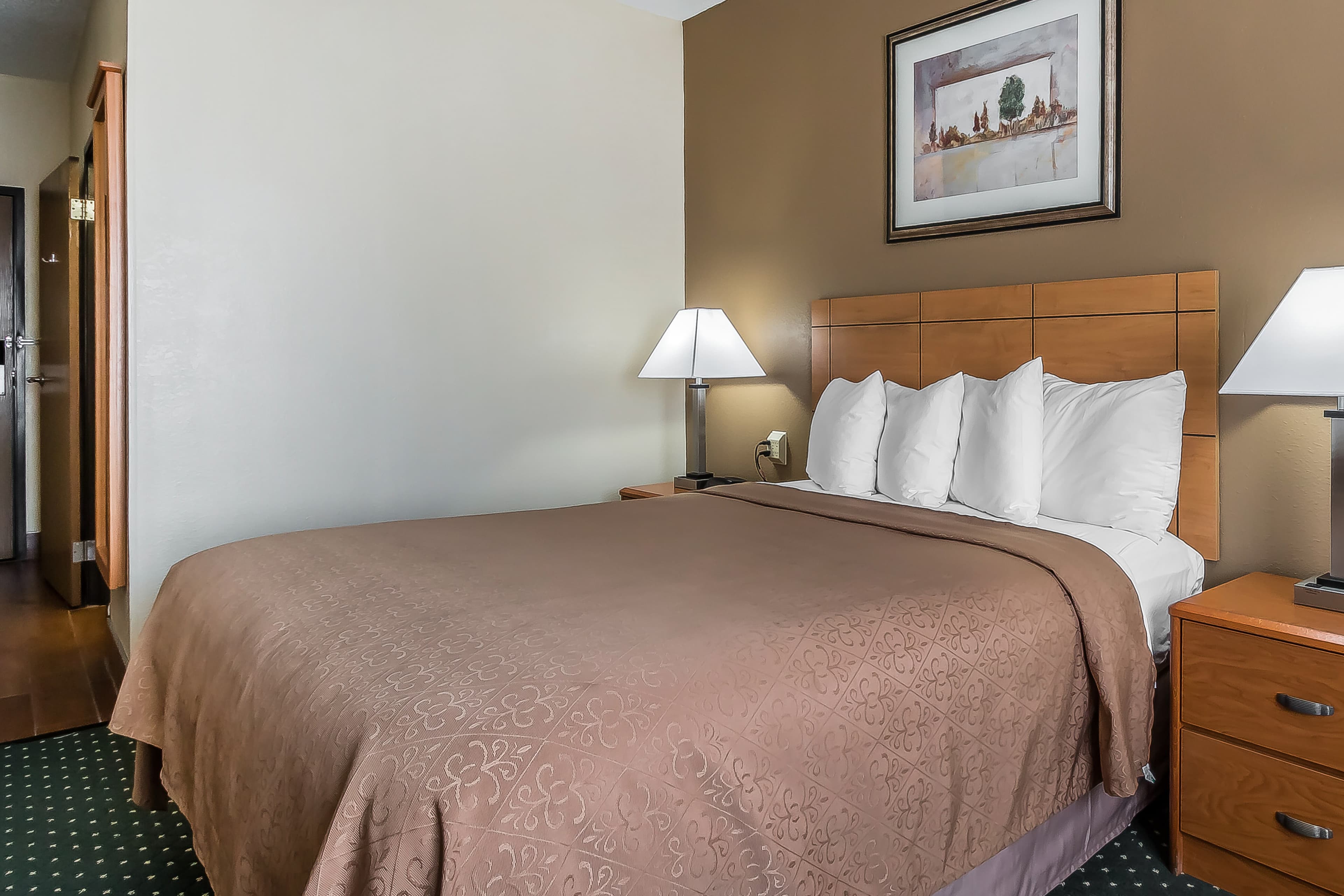 Quality Inn Coralville - Iowa River Landing - Image 3