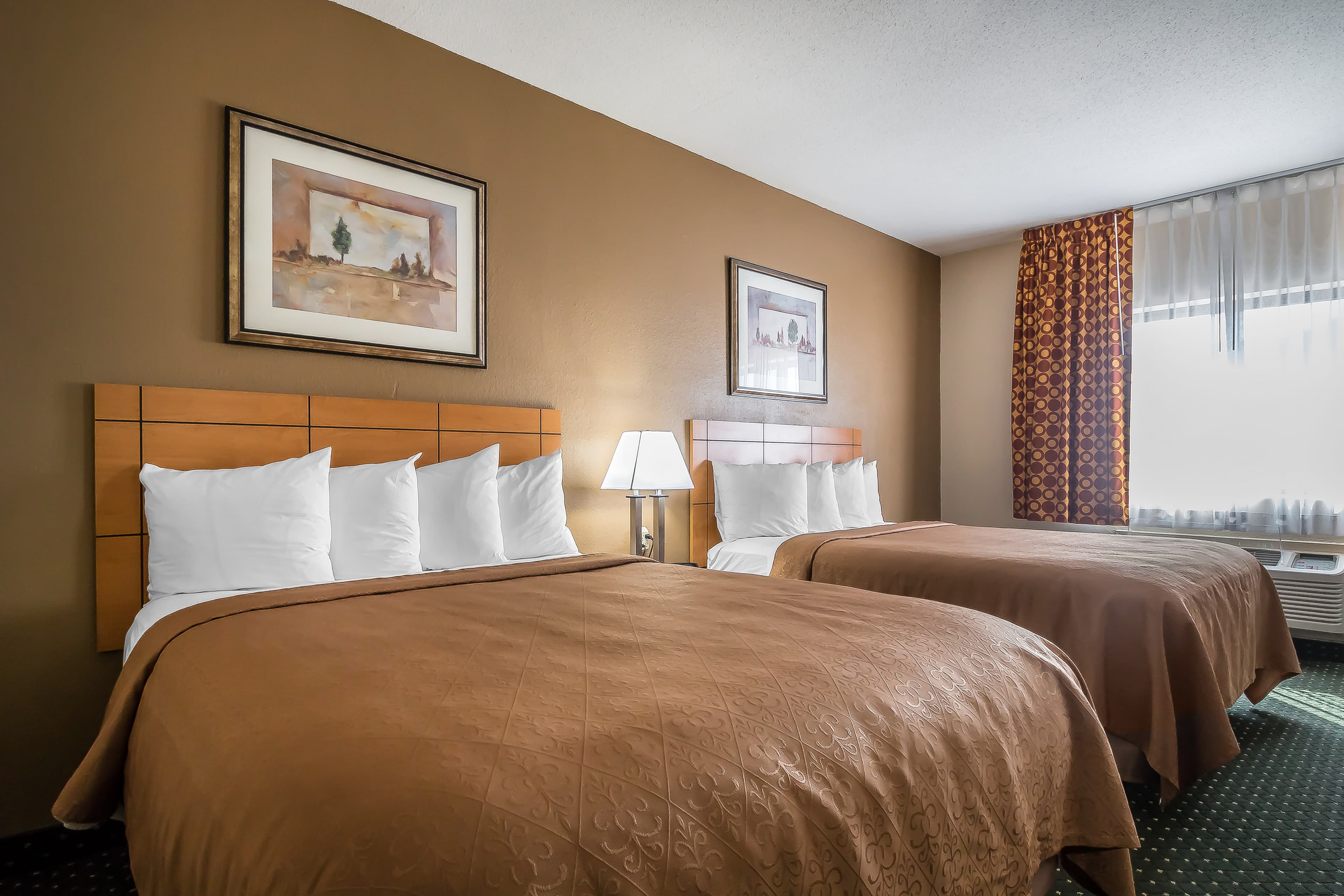 Quality Inn Coralville - Iowa River Landing — 8