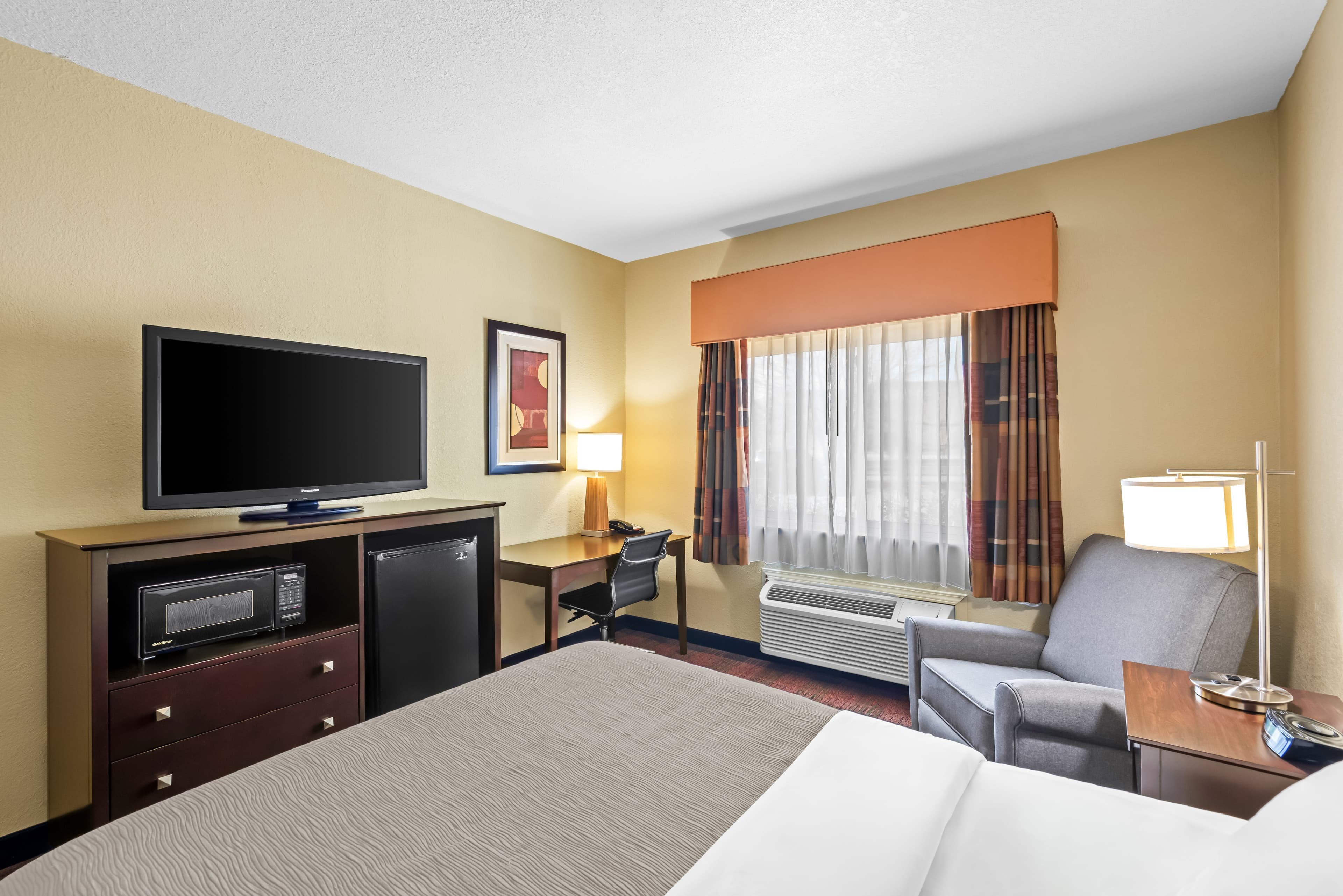 Quality Inn & Suites Des Moines Airport - Image 3