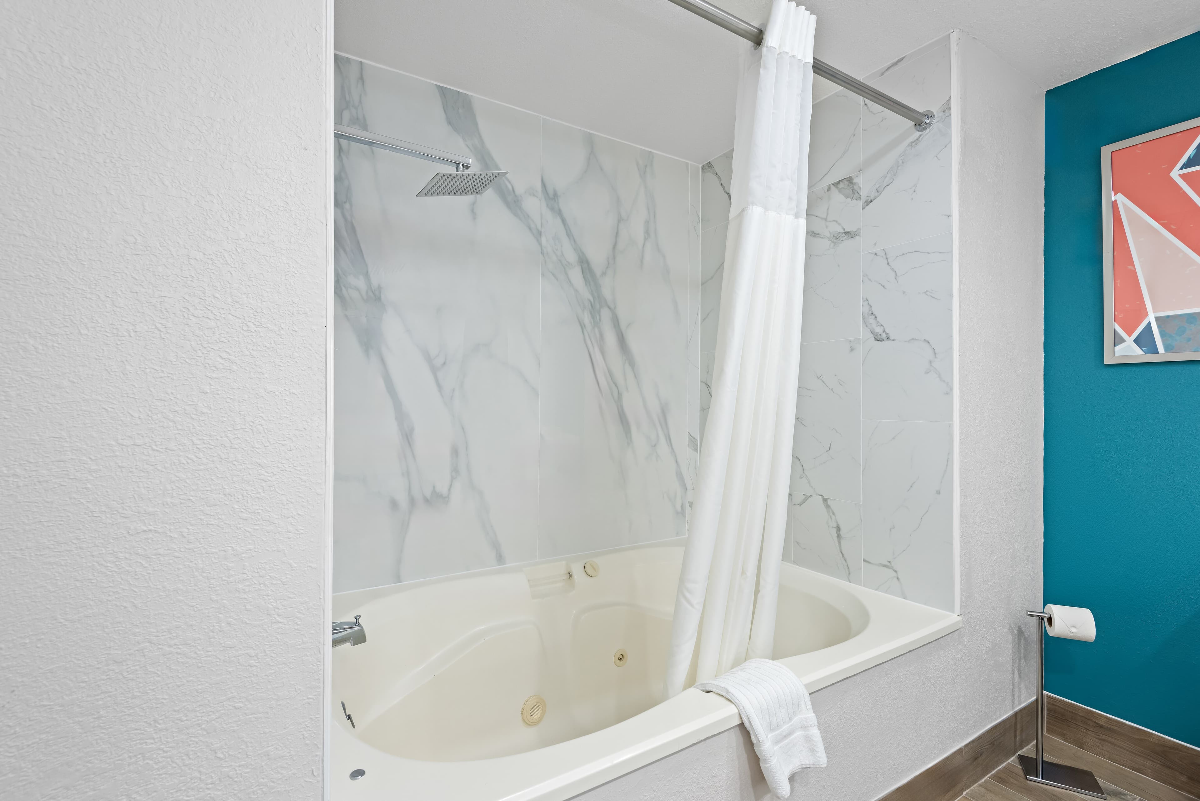 Comfort Inn & Suites Mason City - Clear Lake — 18
