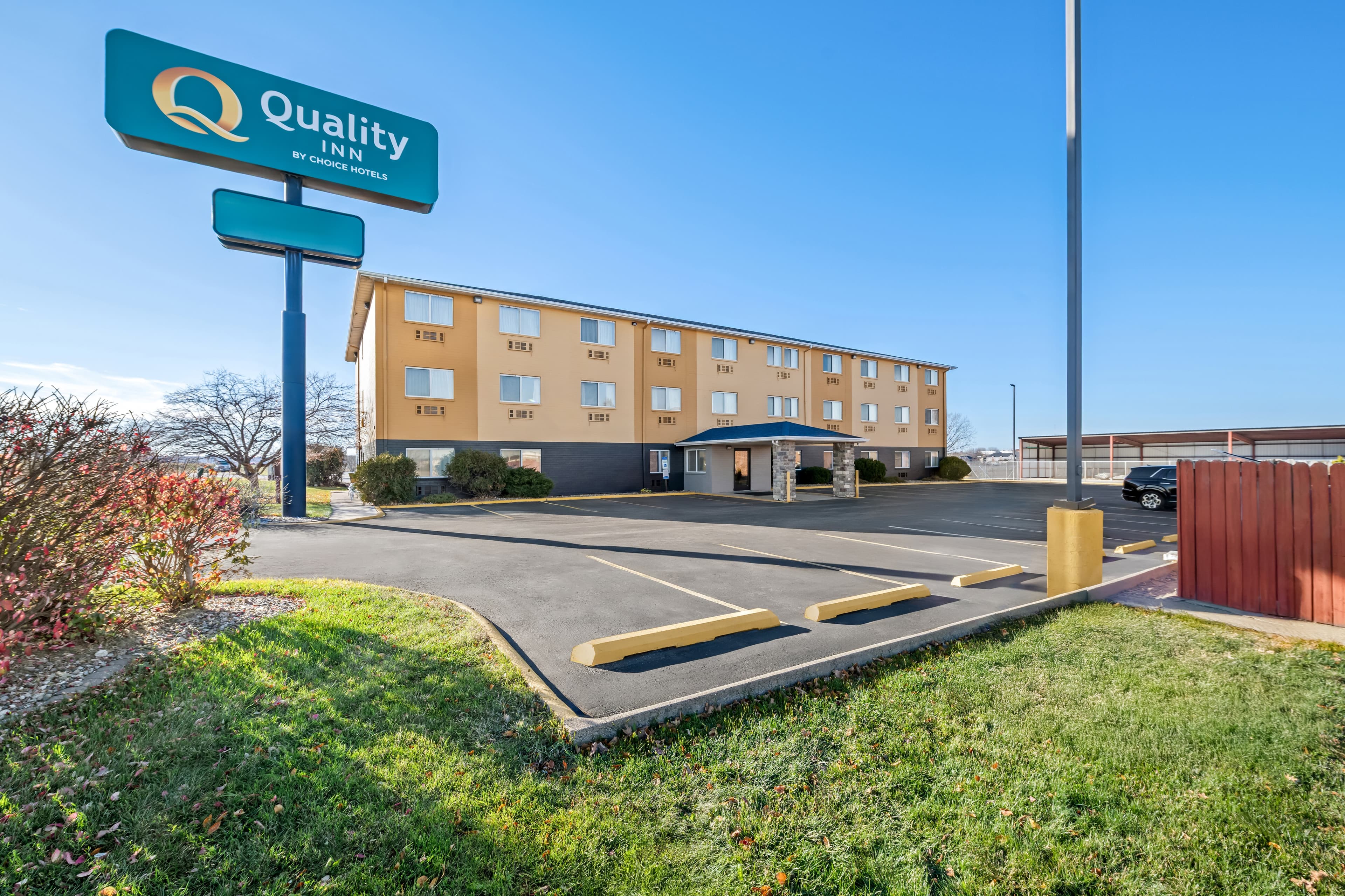 Quality Inn Dubuque on Hwy 20 - Image 1