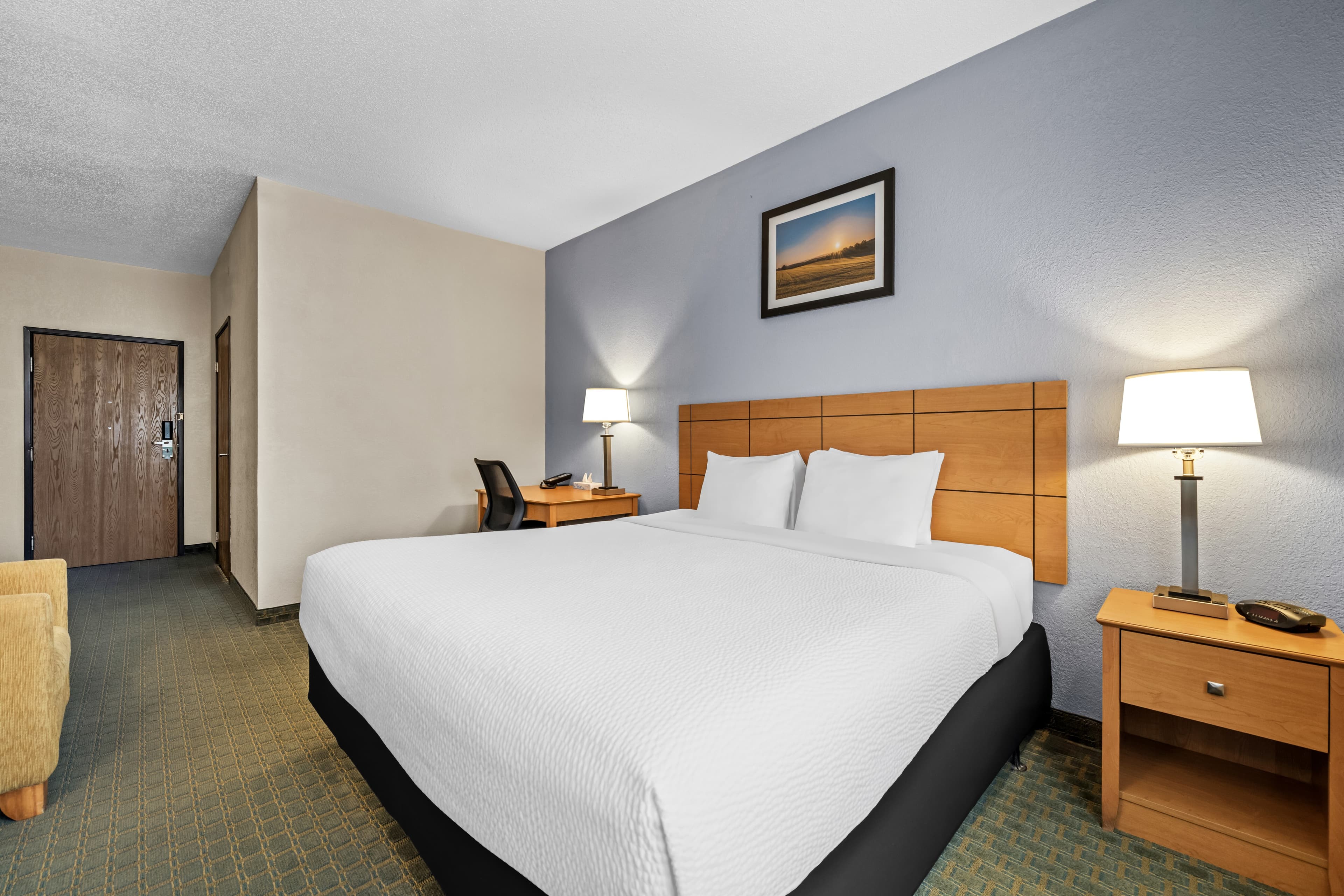 Quality Inn Dubuque on Hwy 20 - Image 3