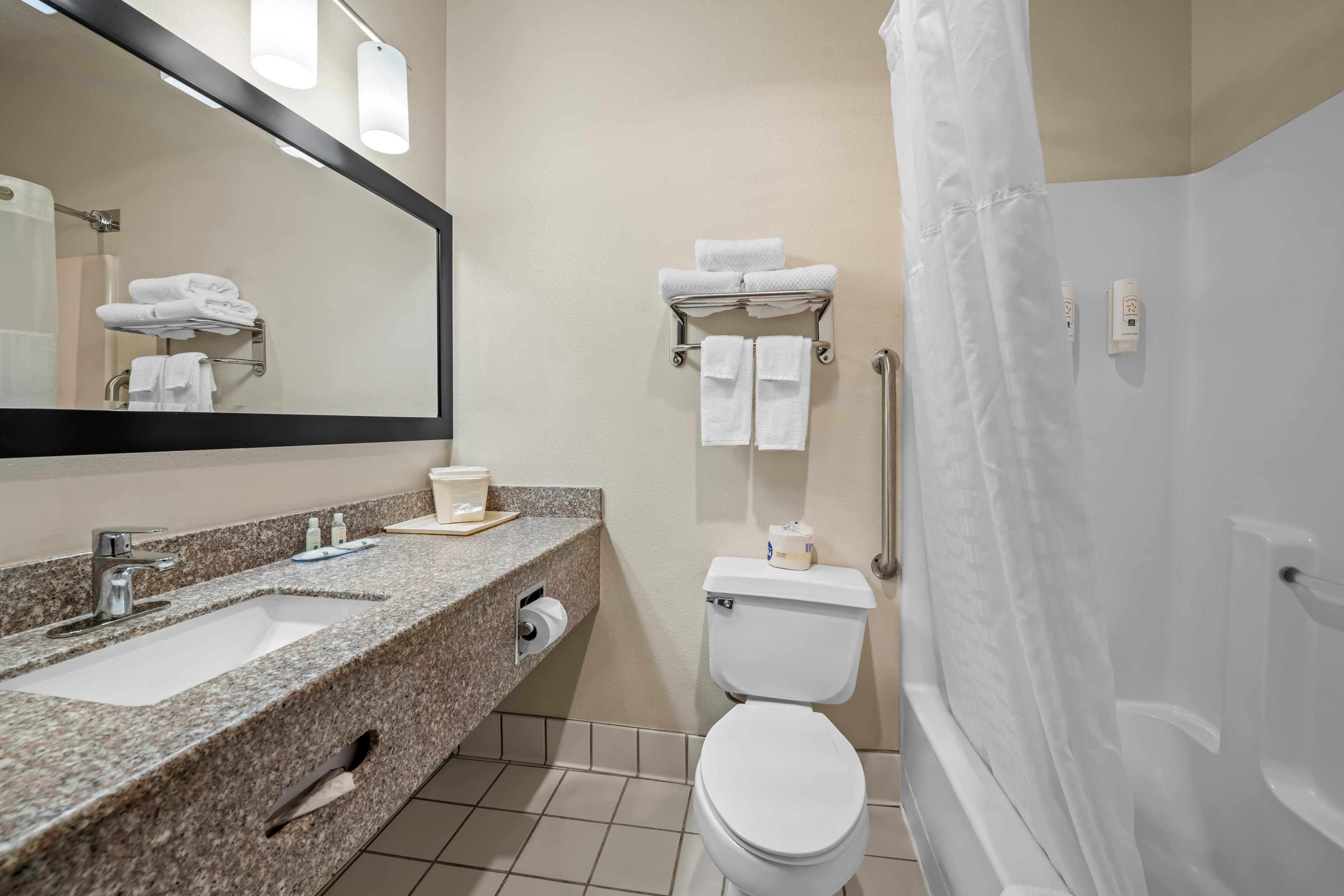 Quality Inn Dubuque on Hwy 20 — 11