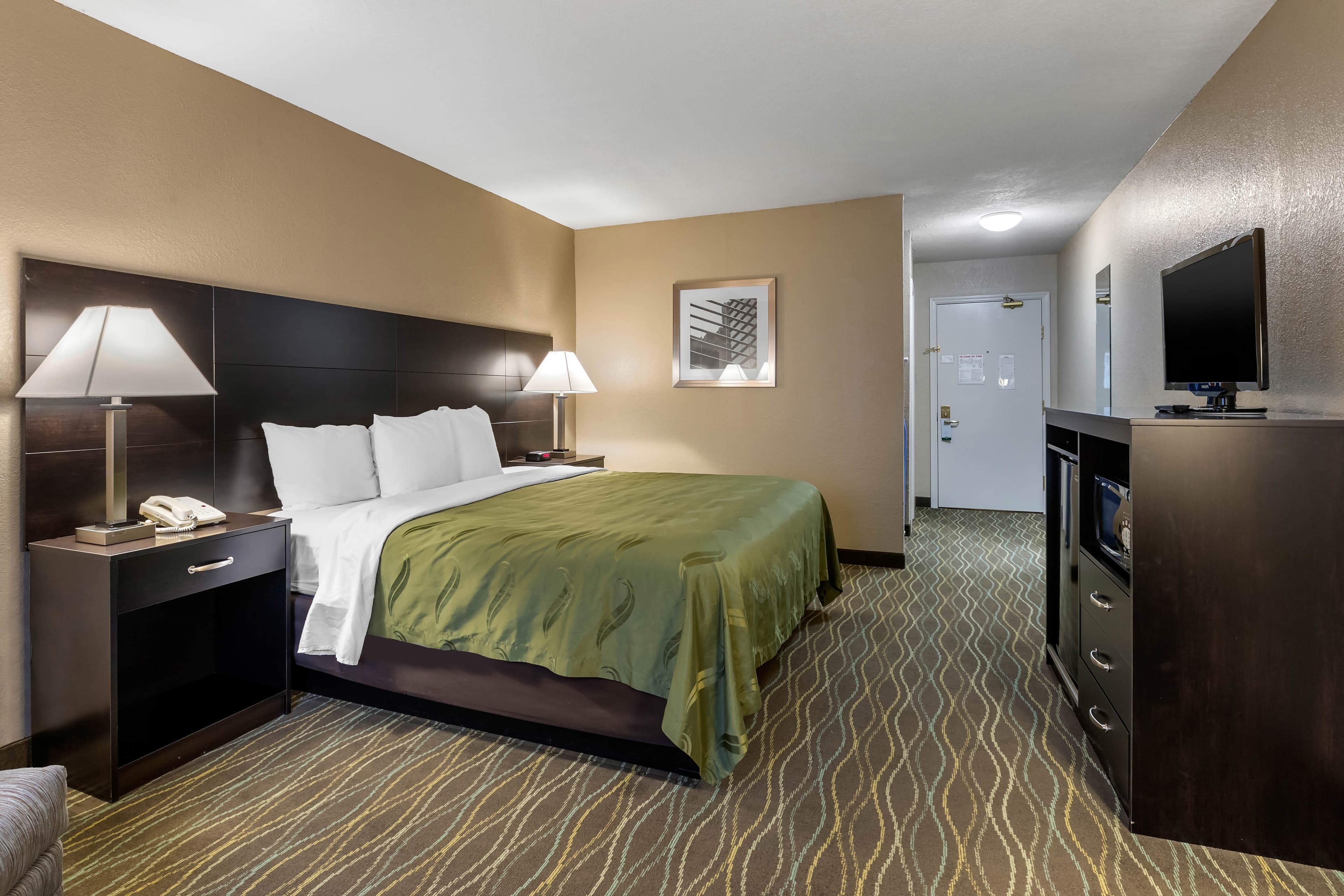 Quality Inn & Suites Des Moines - Merle Hay Road — 14