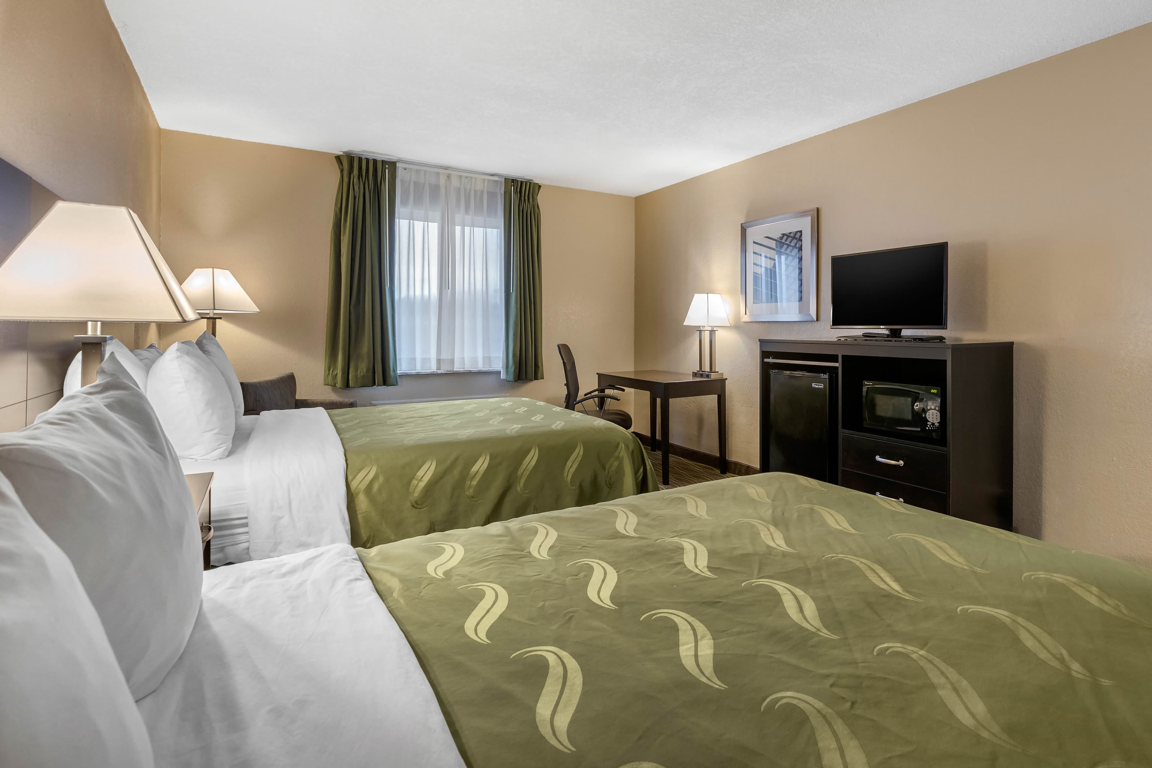 Quality Inn & Suites Des Moines - Merle Hay Road — 25