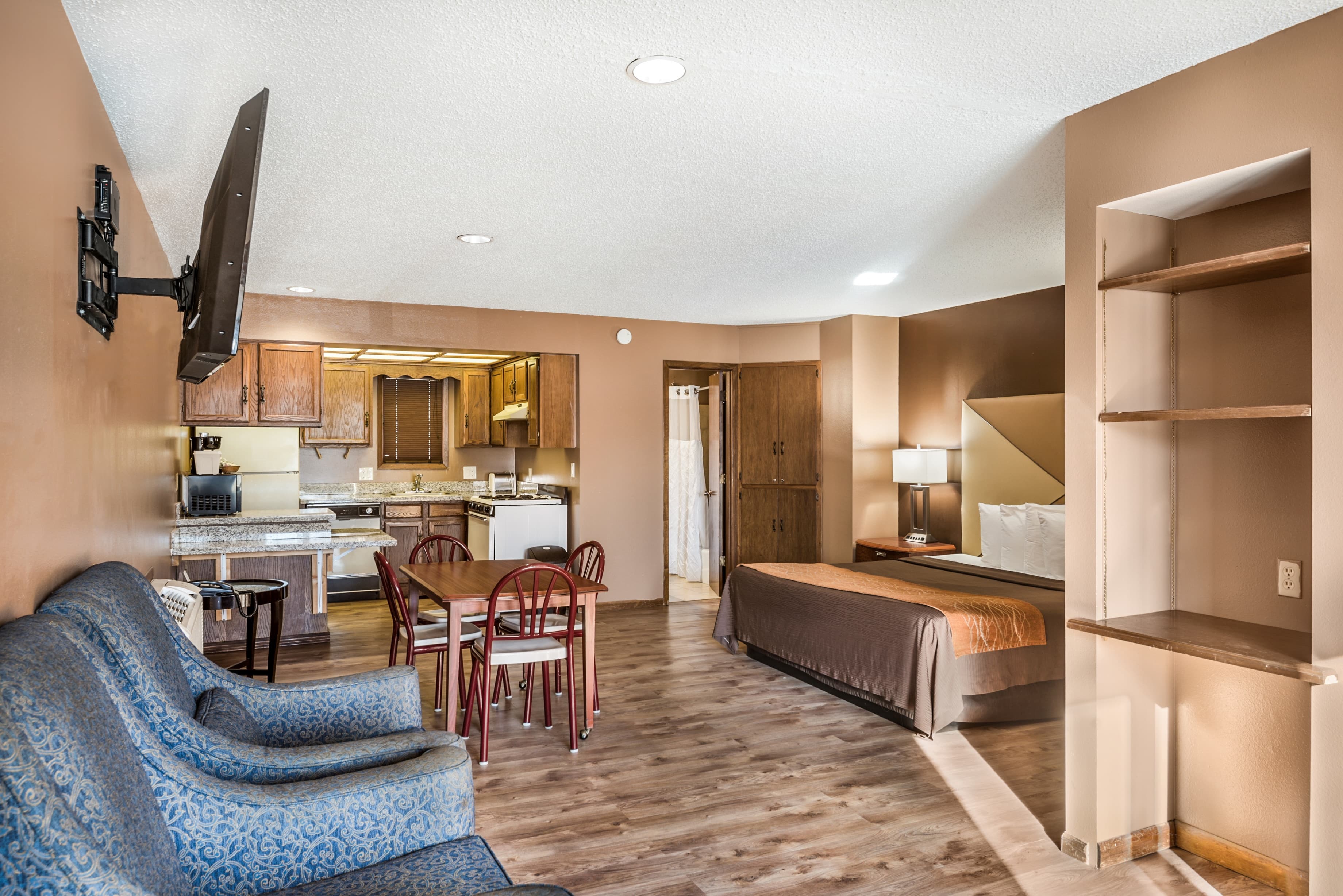 Econo Lodge Oskaloosa — 5