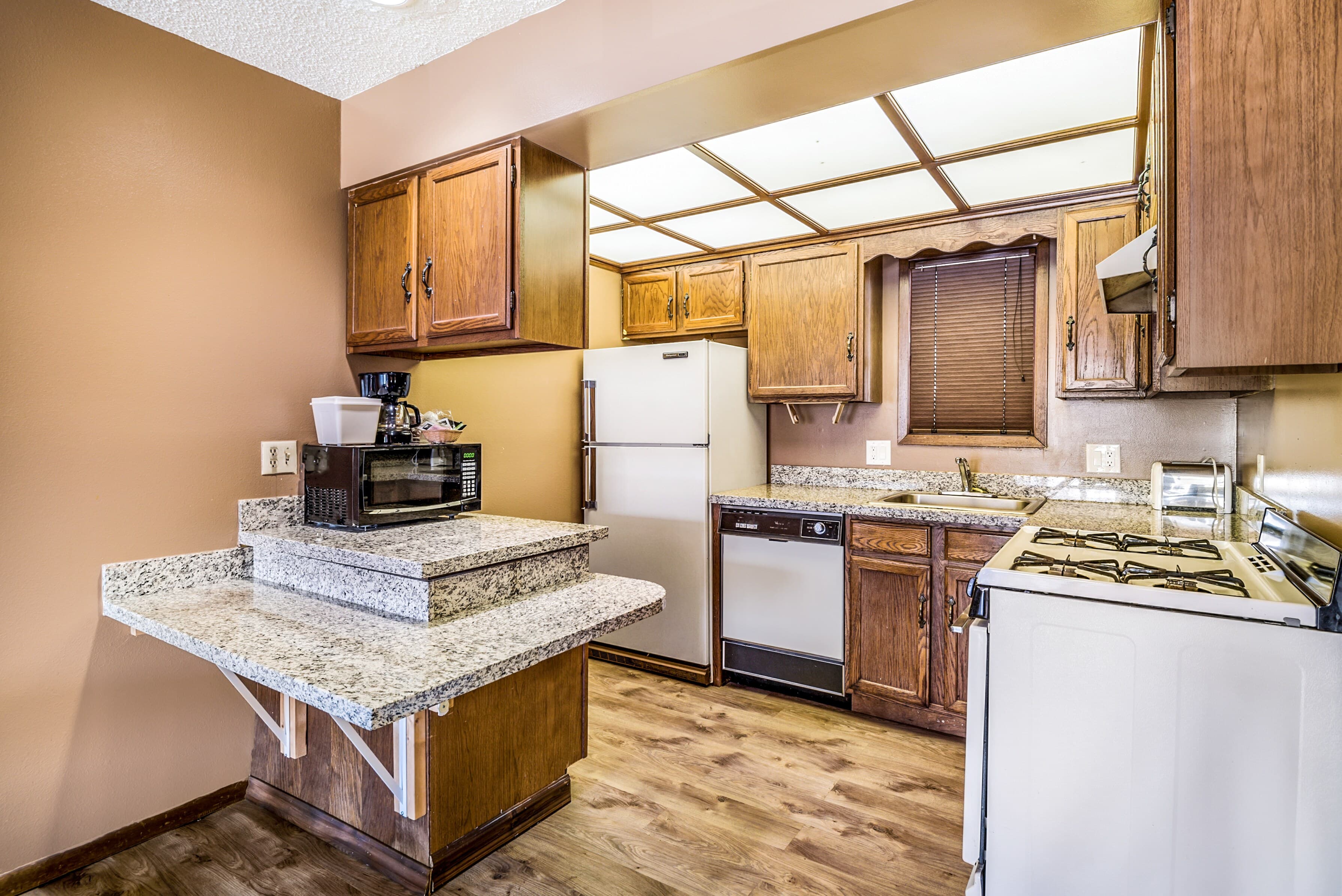 Econo Lodge Oskaloosa — 8