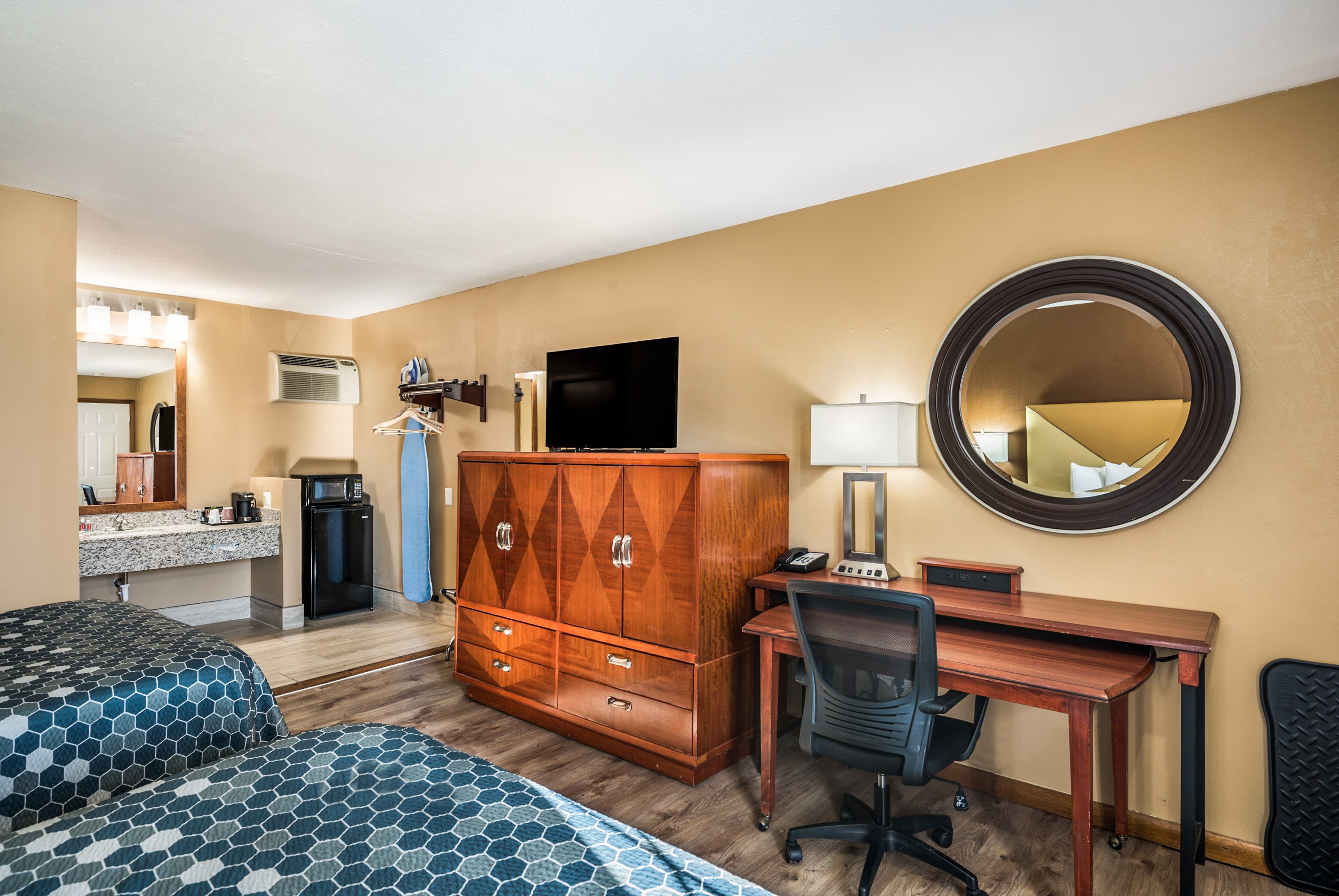 Econo Lodge Oskaloosa — 15