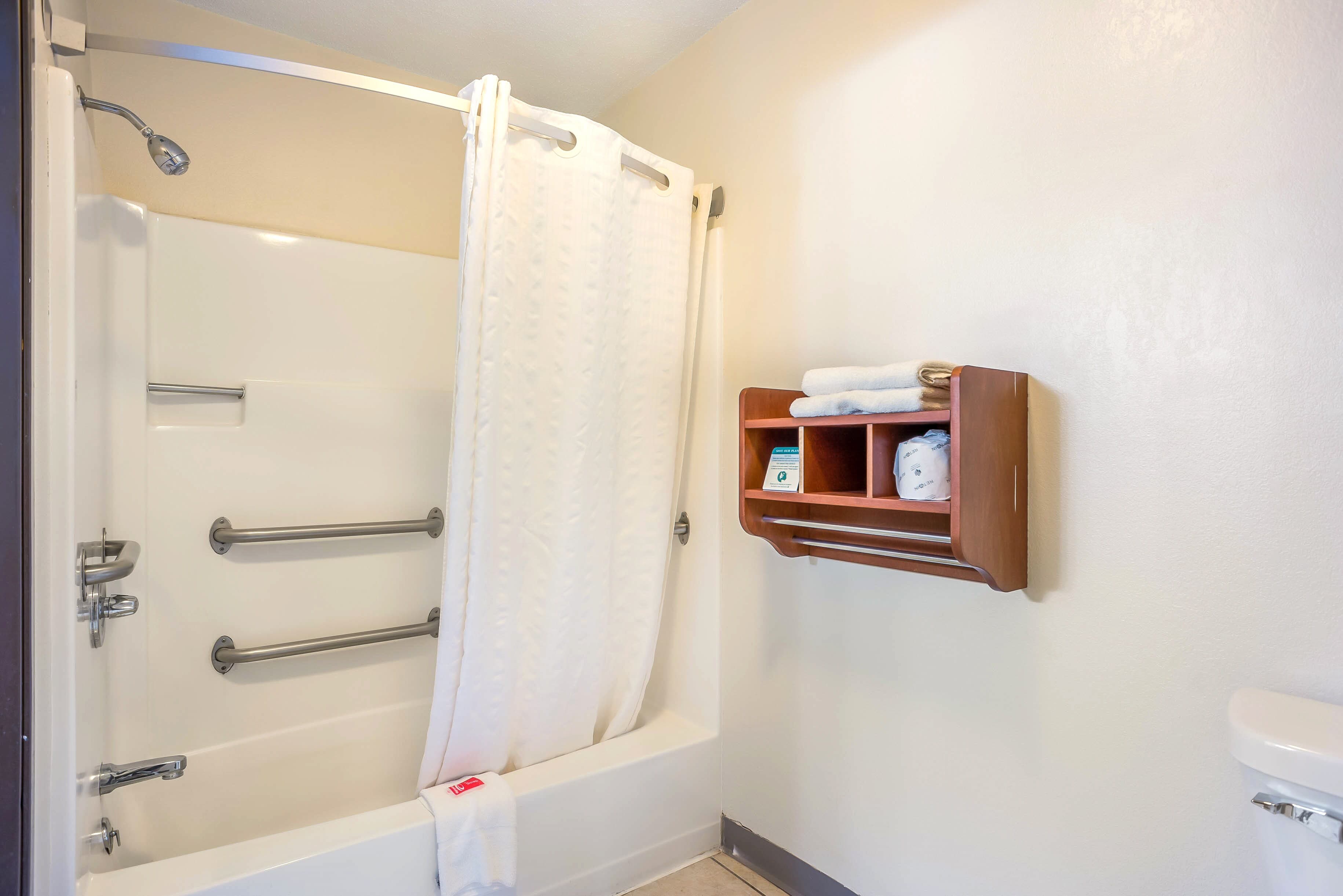 Econo Lodge Cedar Rapids South - Image 5