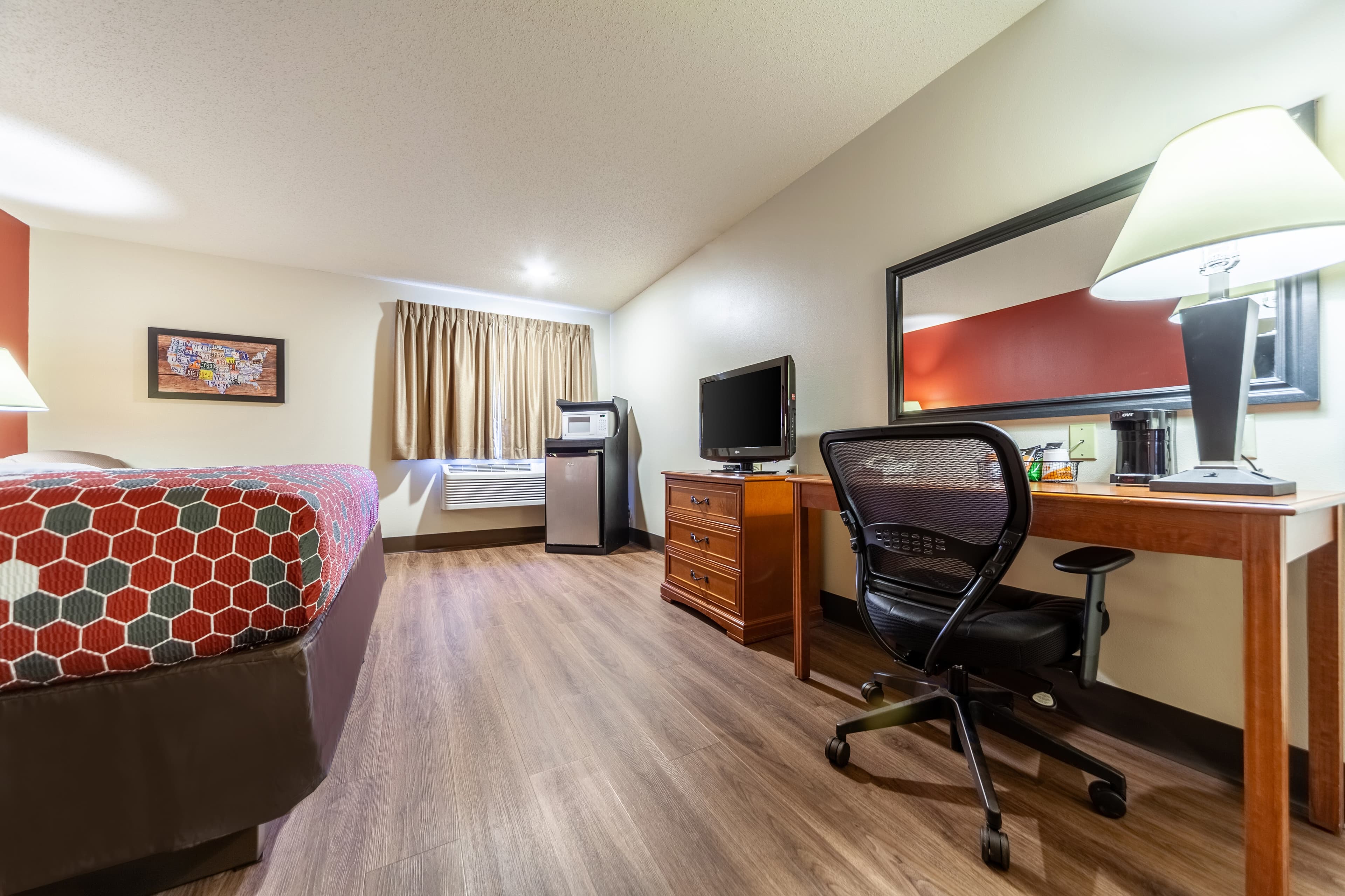 Econo Lodge Sioux Center — 8