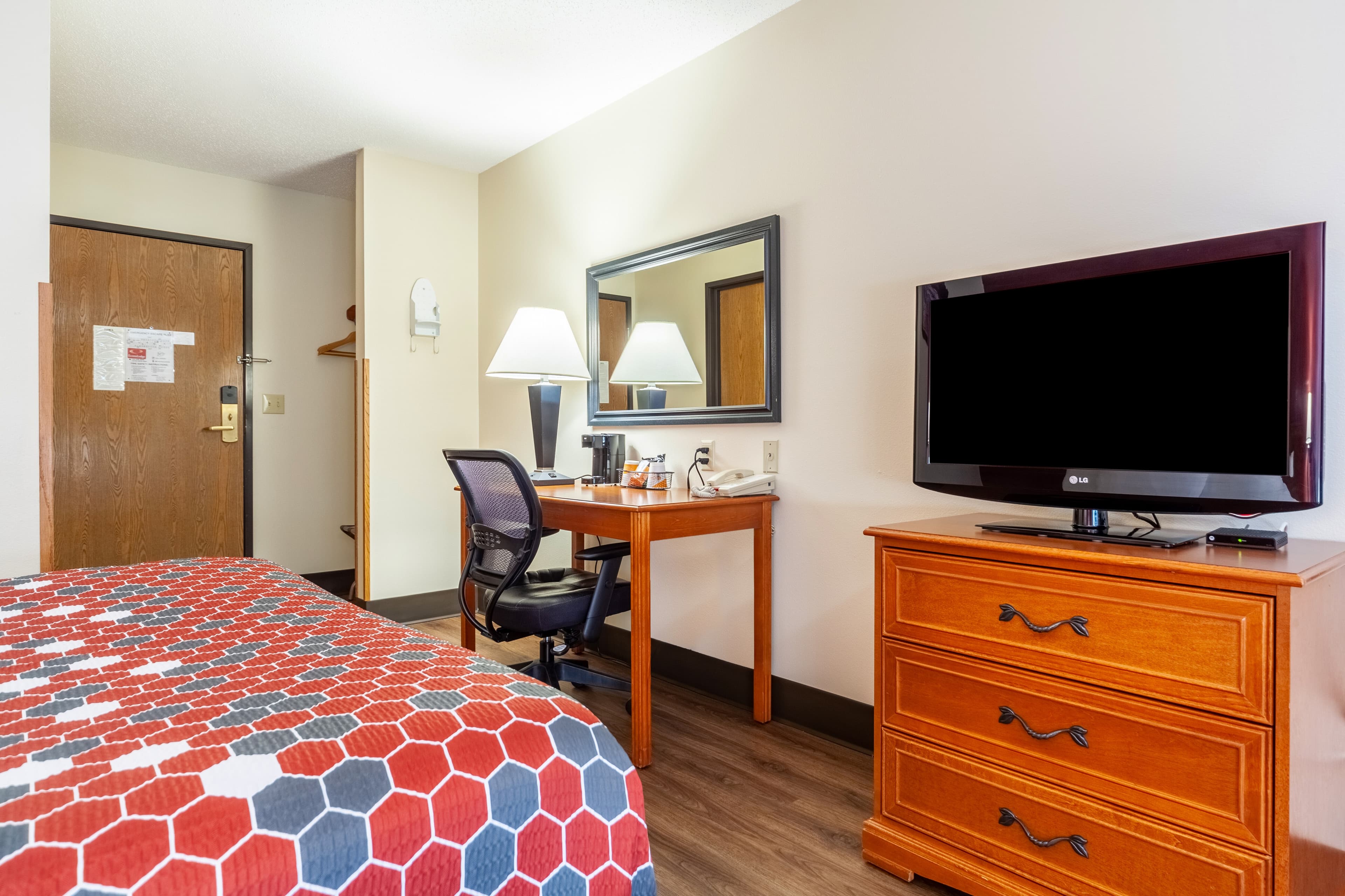 Econo Lodge Sioux Center — 12