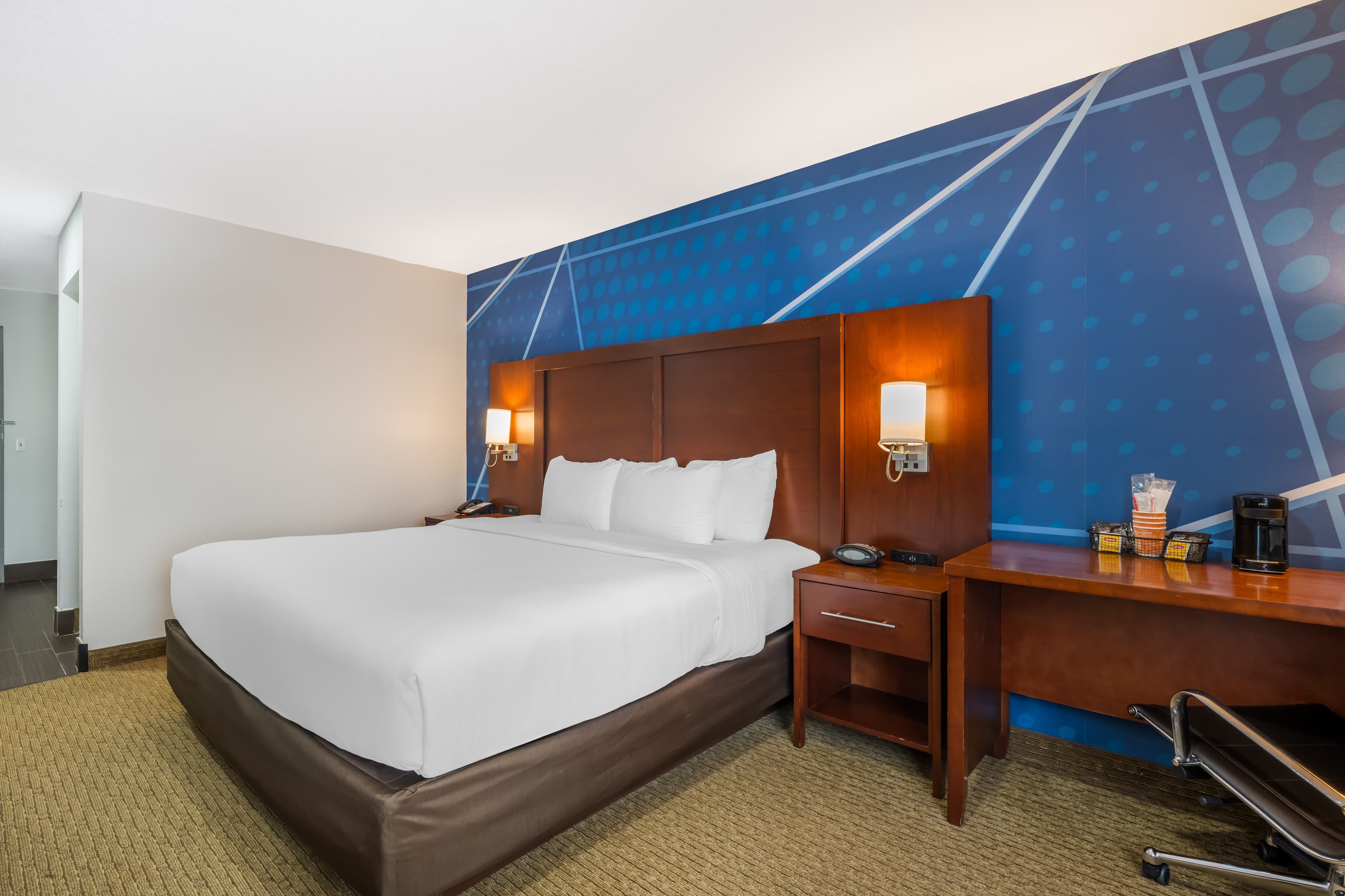 Comfort Suites Omaha East-Council Bluffs - Image 3
