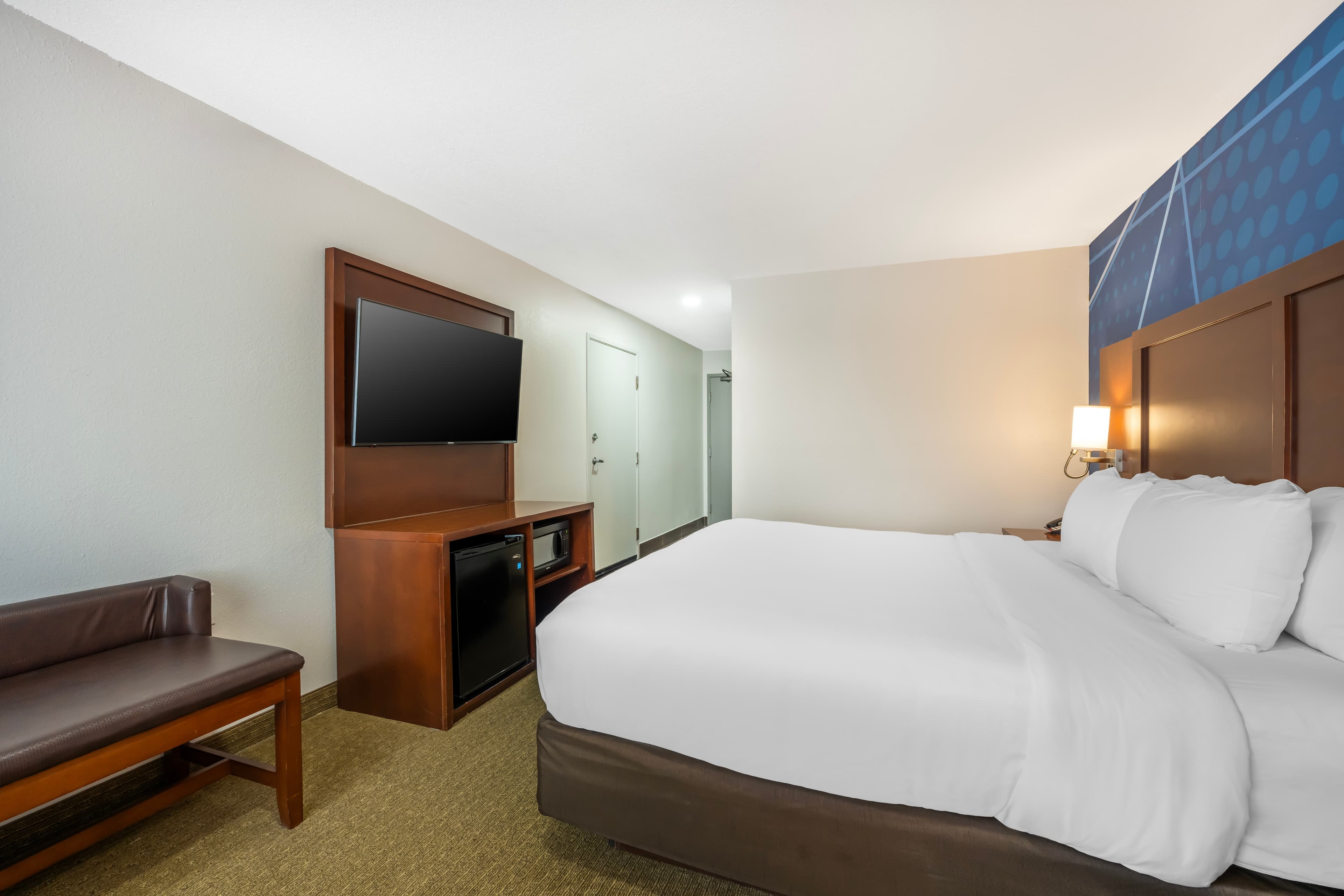 Comfort Suites Omaha East-Council Bluffs - Image 4