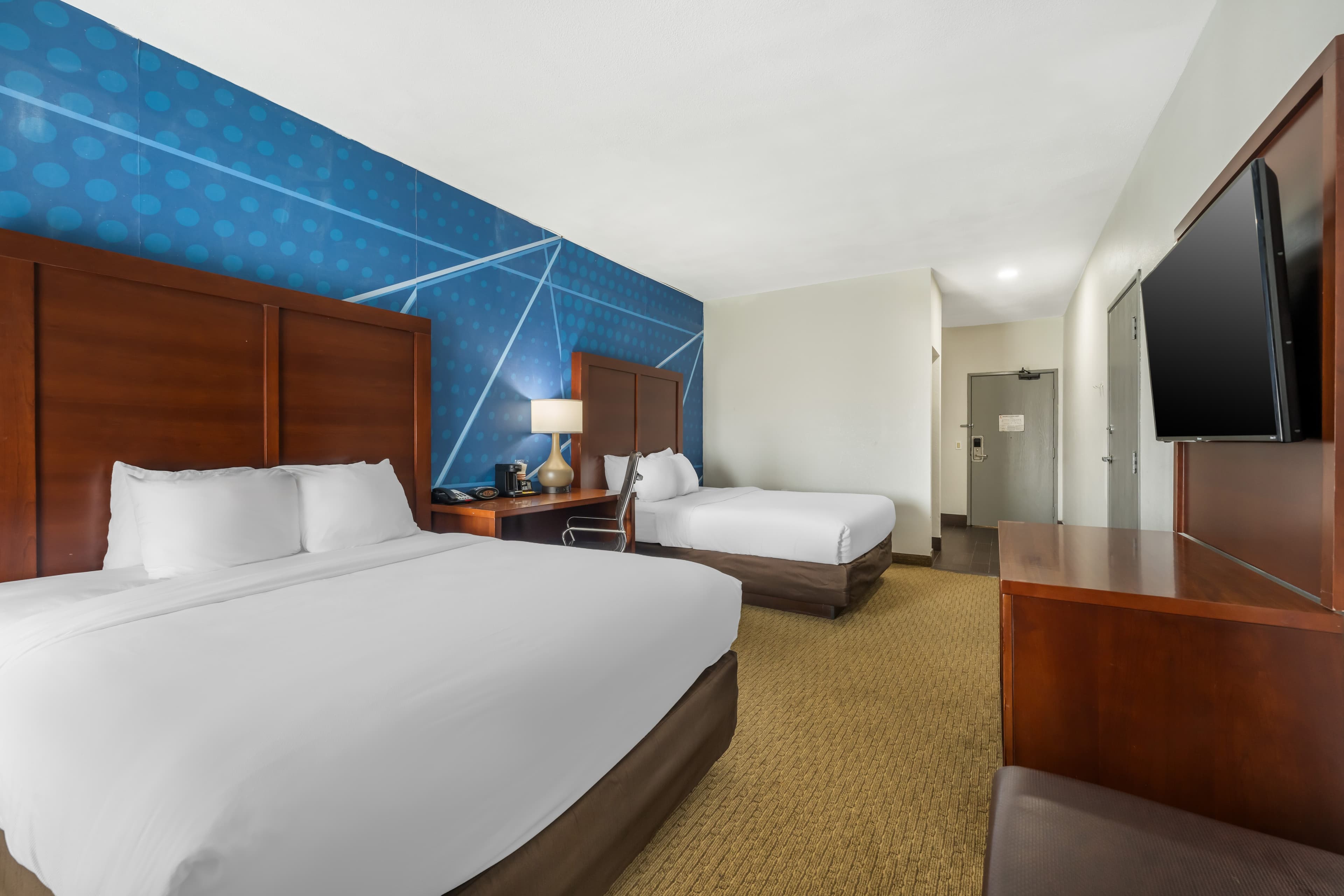 Comfort Suites Omaha East-Council Bluffs — 8