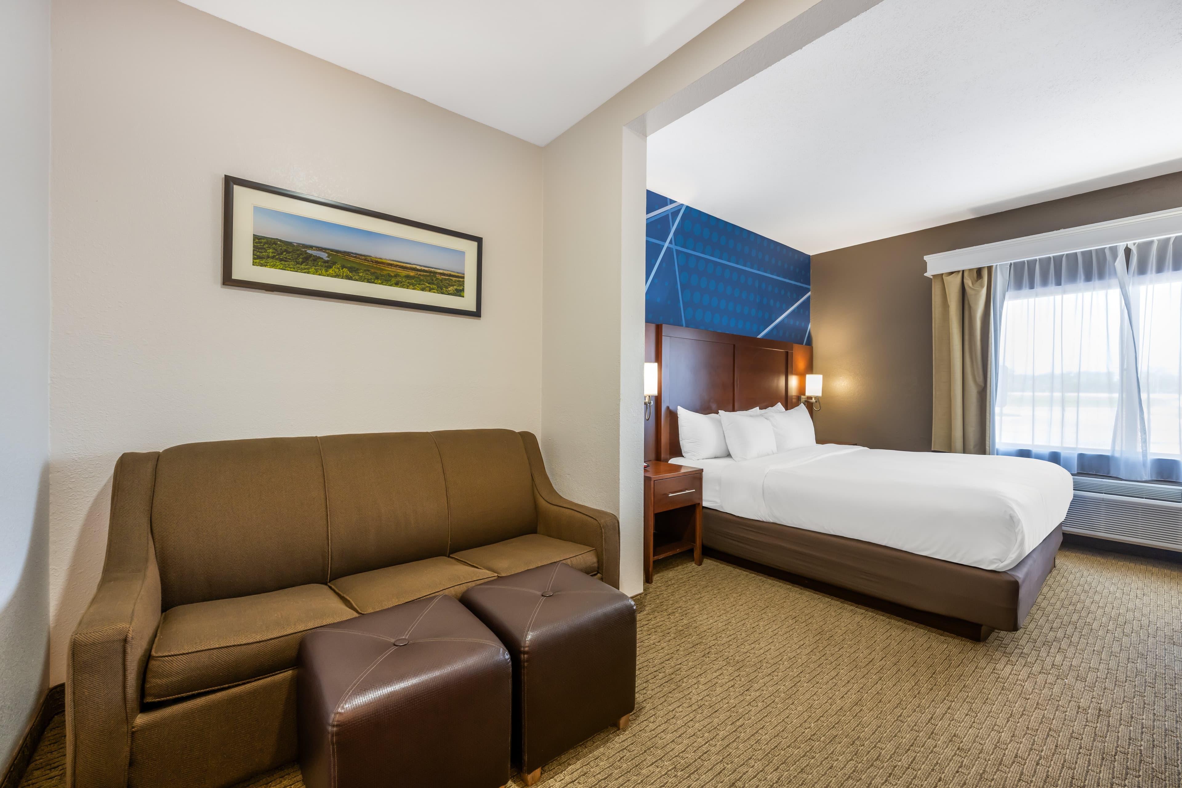 Comfort Suites Omaha East-Council Bluffs — 12