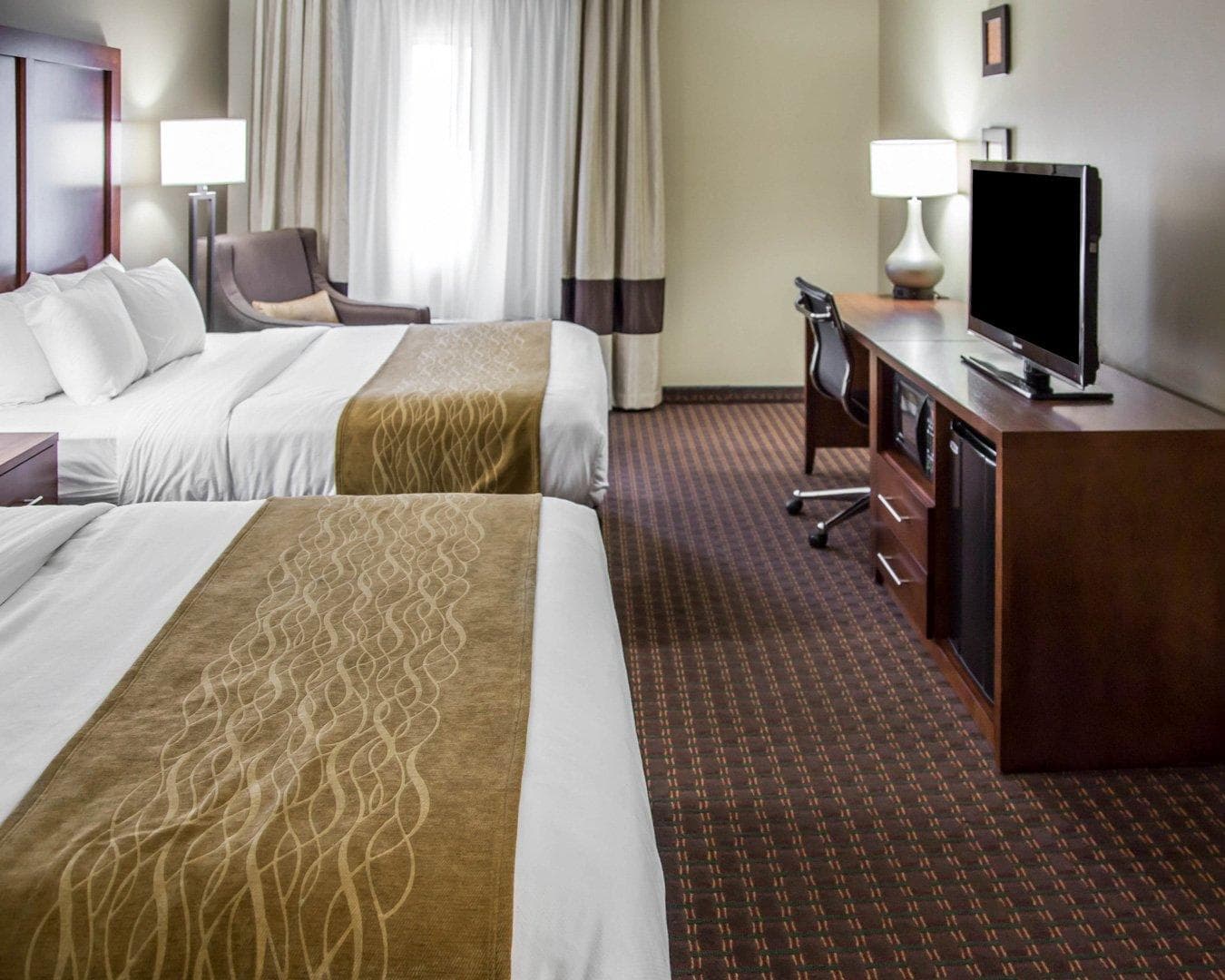 Comfort Inn & Suites Riverview near Davenport and I-80 — 9