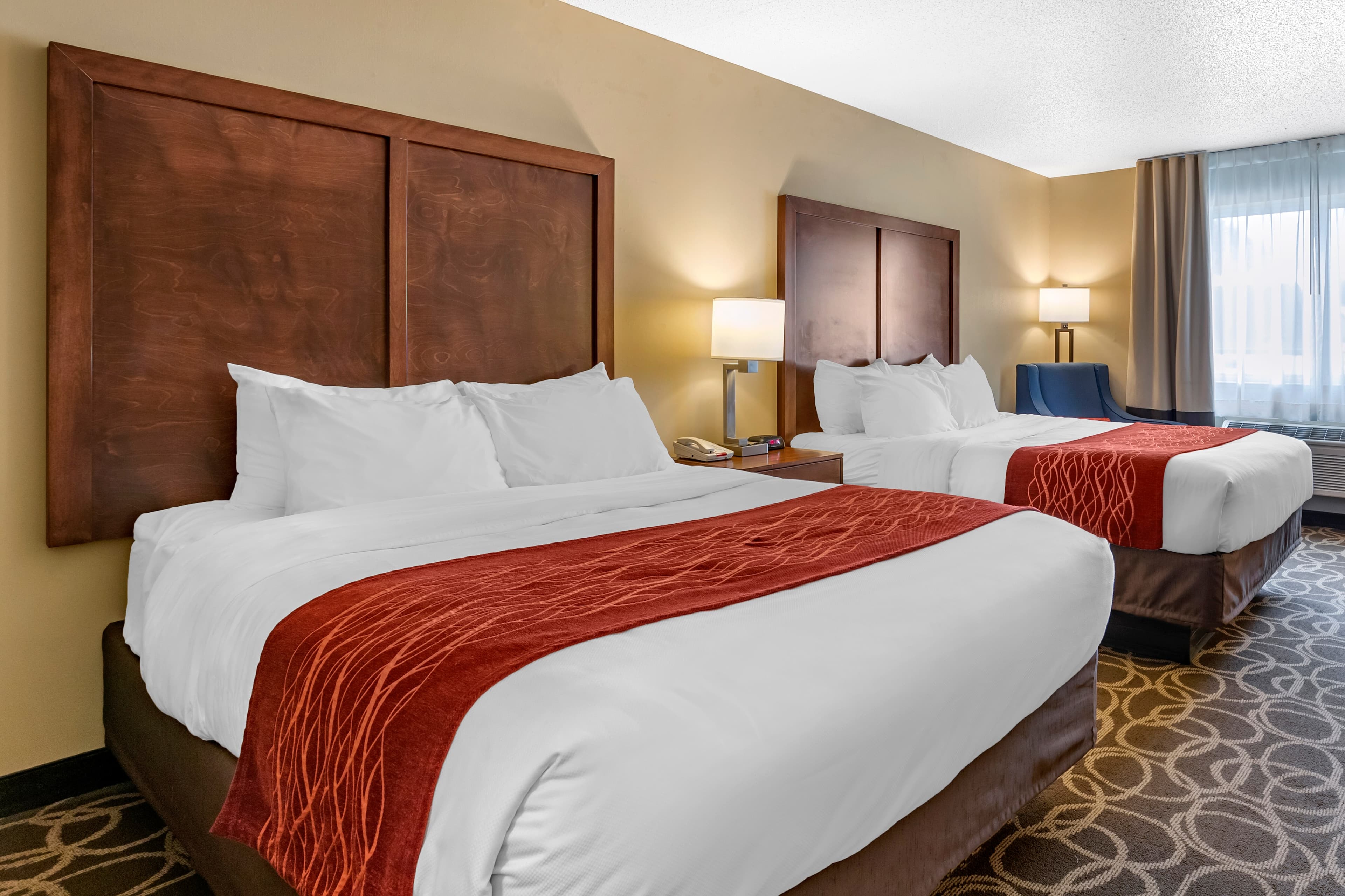 Comfort Inn Dyersville Near Field of Dreams — 10