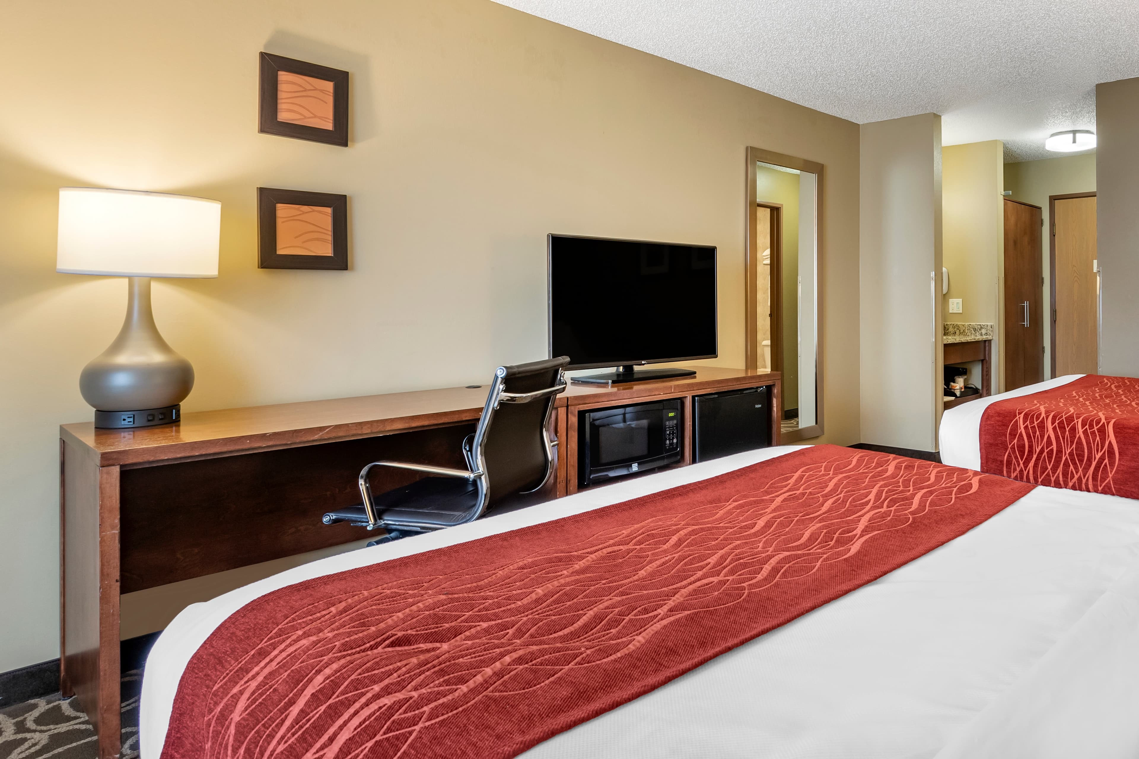 Comfort Inn Dyersville Near Field of Dreams — 11