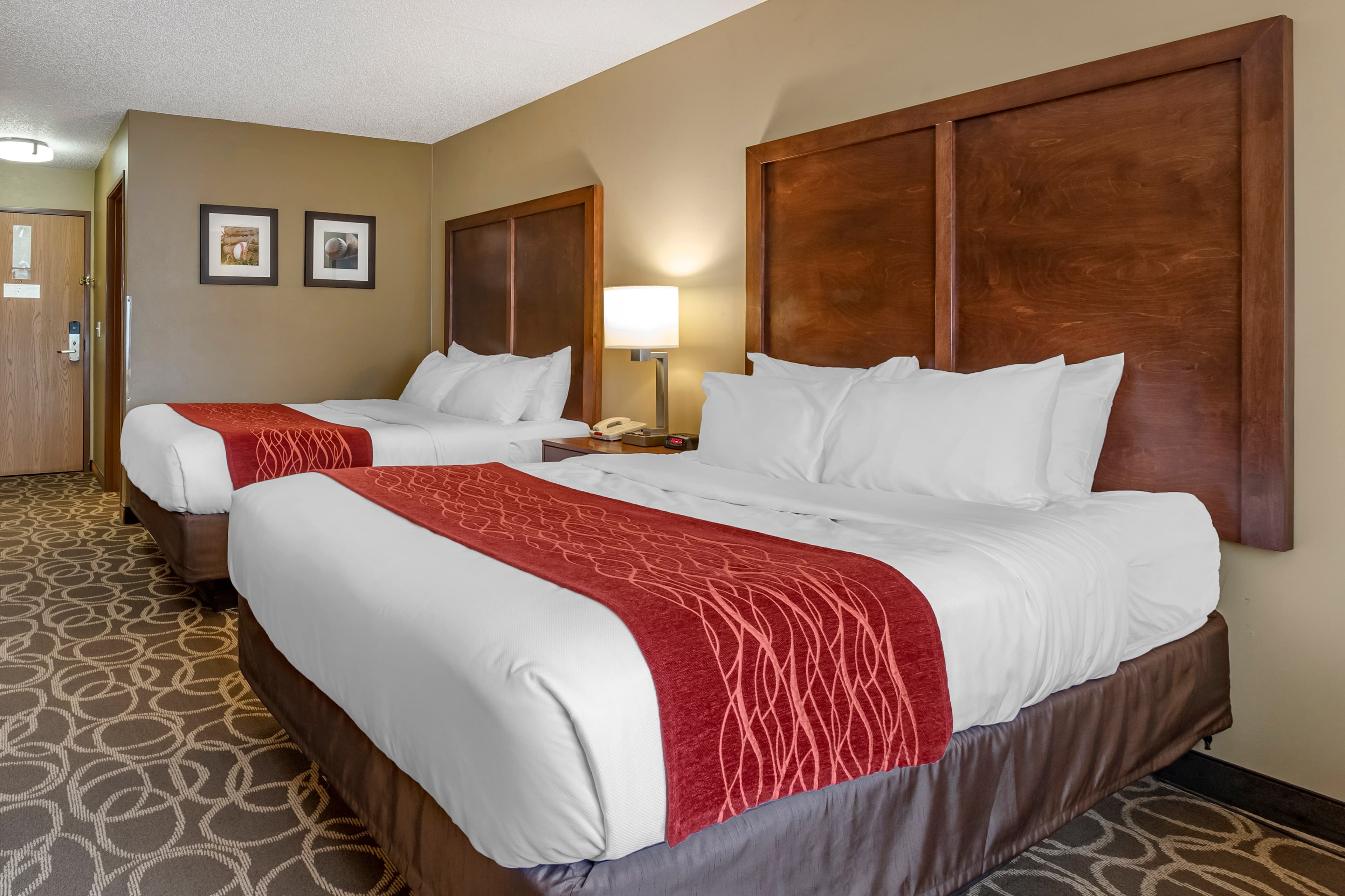 Comfort Inn Dyersville Near Field of Dreams — 12