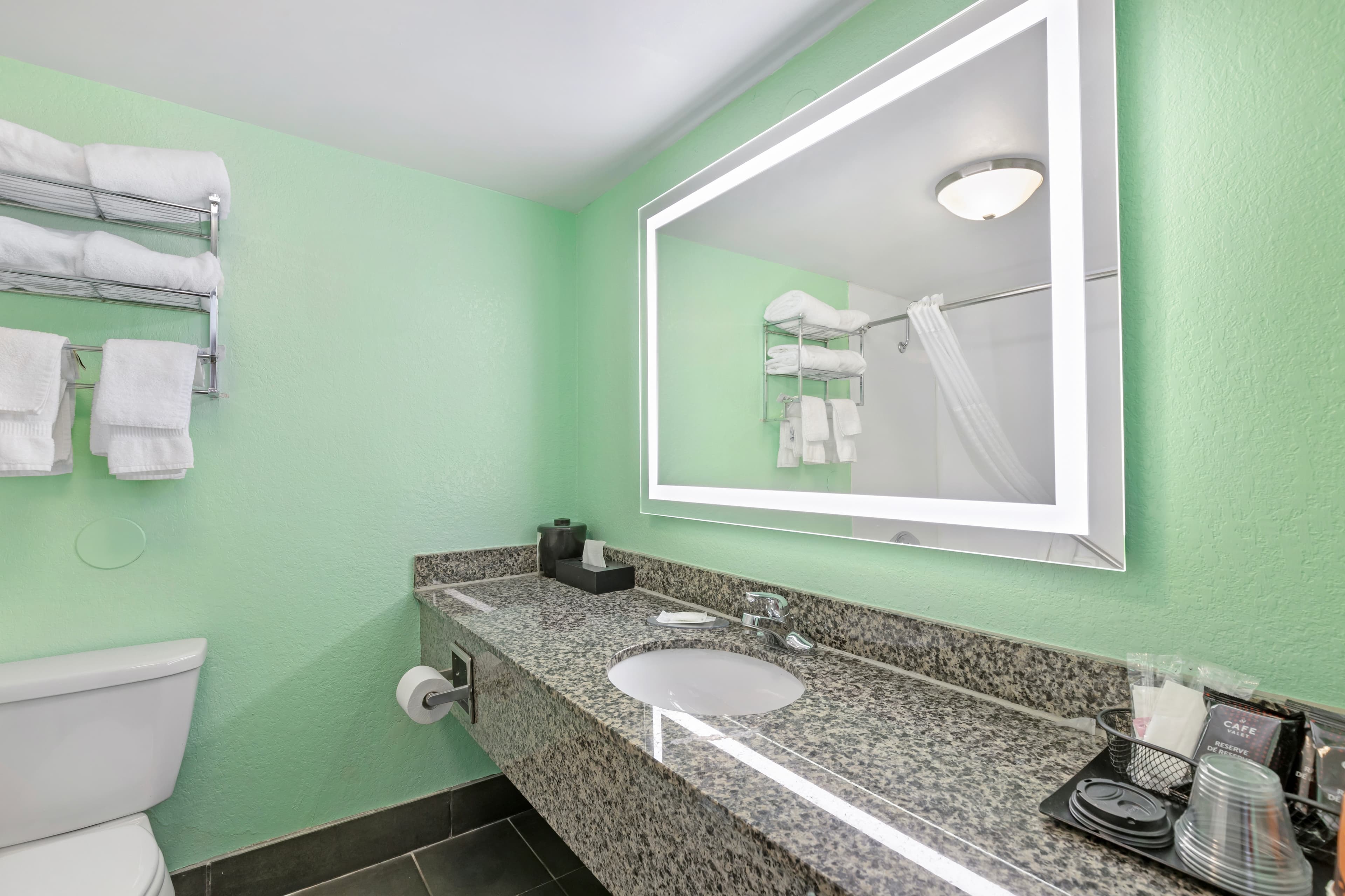 Clarion Inn Des Moines Airport — 13