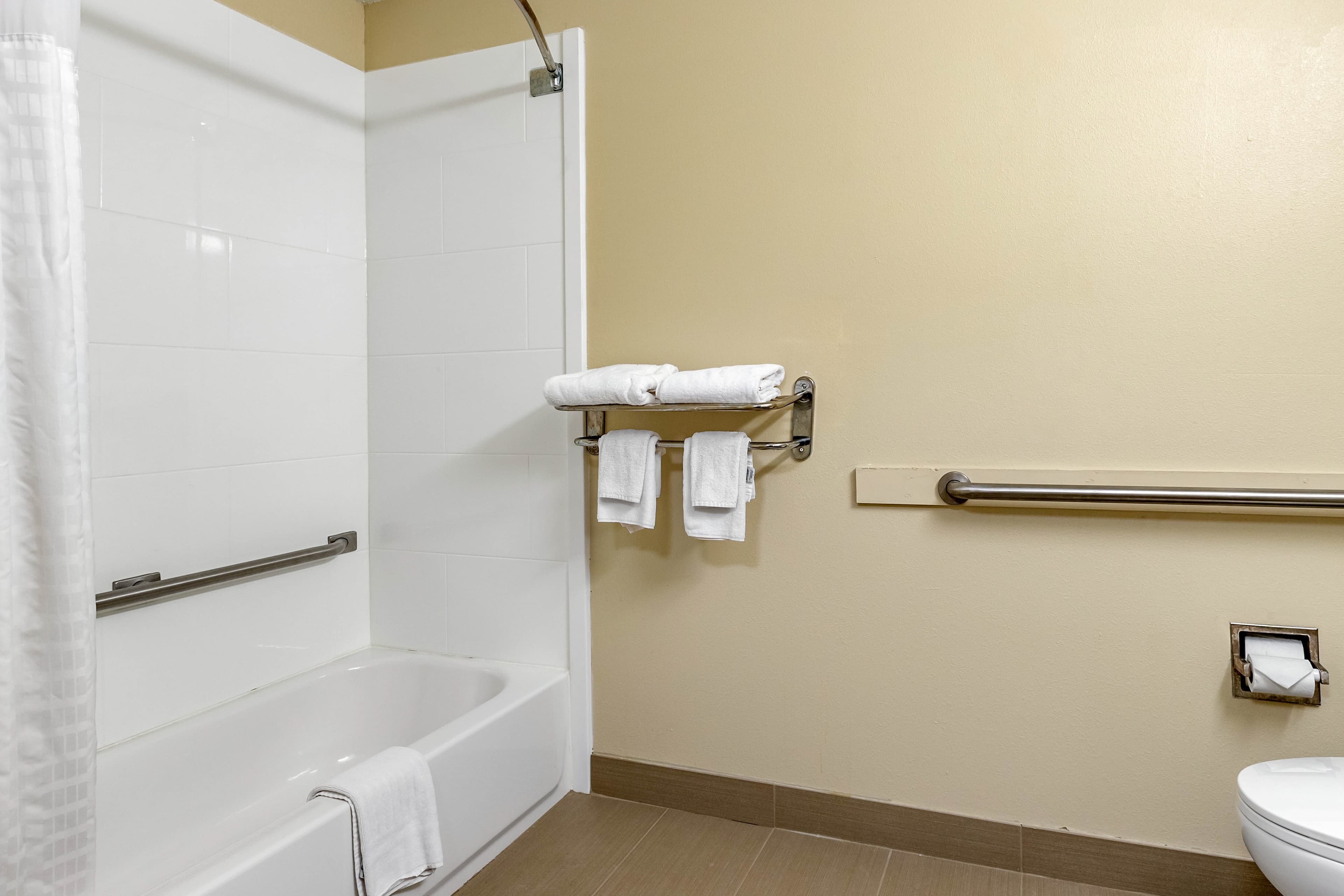 Comfort Inn Walcott near Davenport — 7