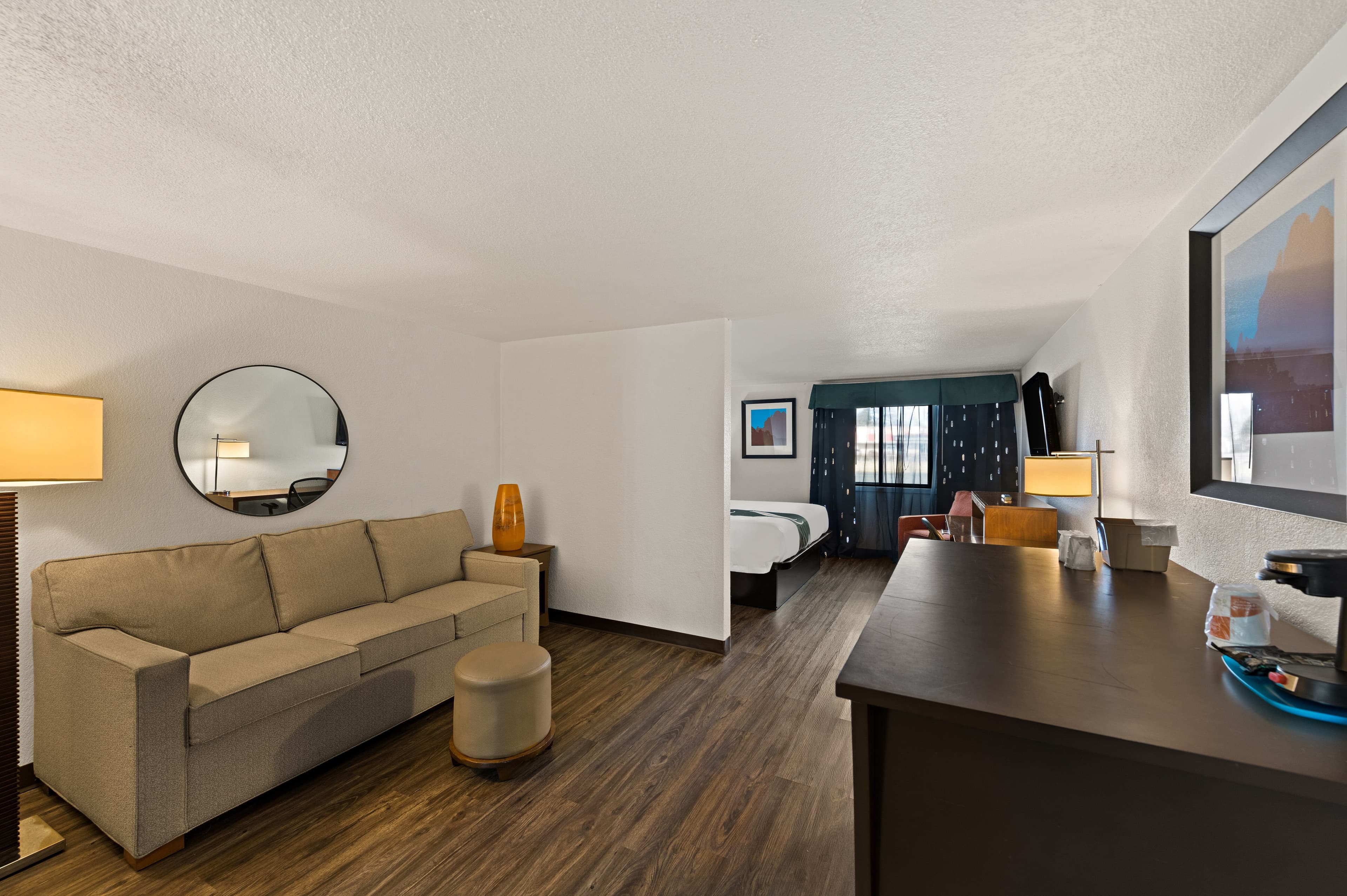 Quality Inn & Suites Council Bluffs - Omaha East - Image 2
