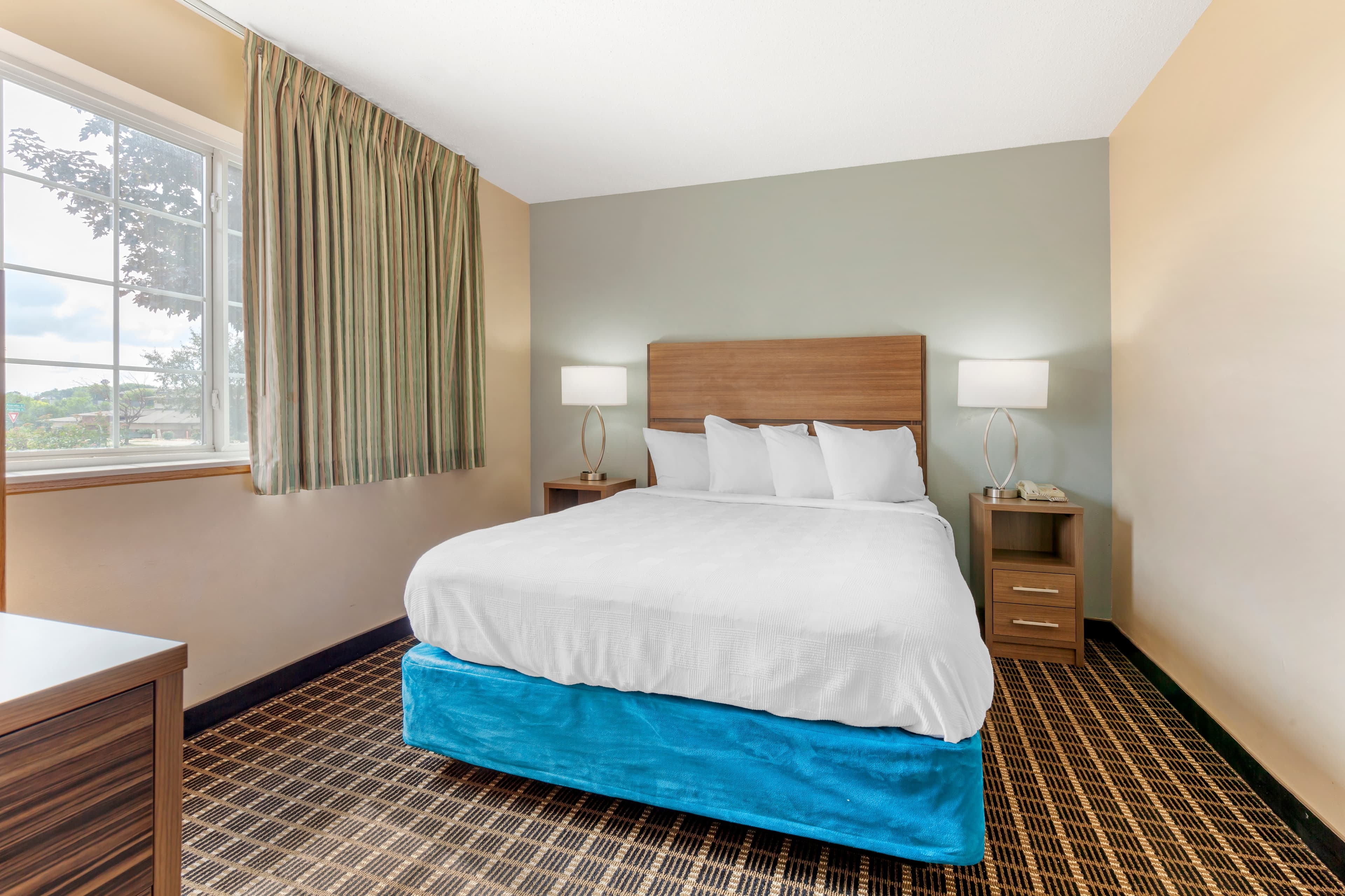 MainStay Suites Dubuque at Hwy 20 — 4