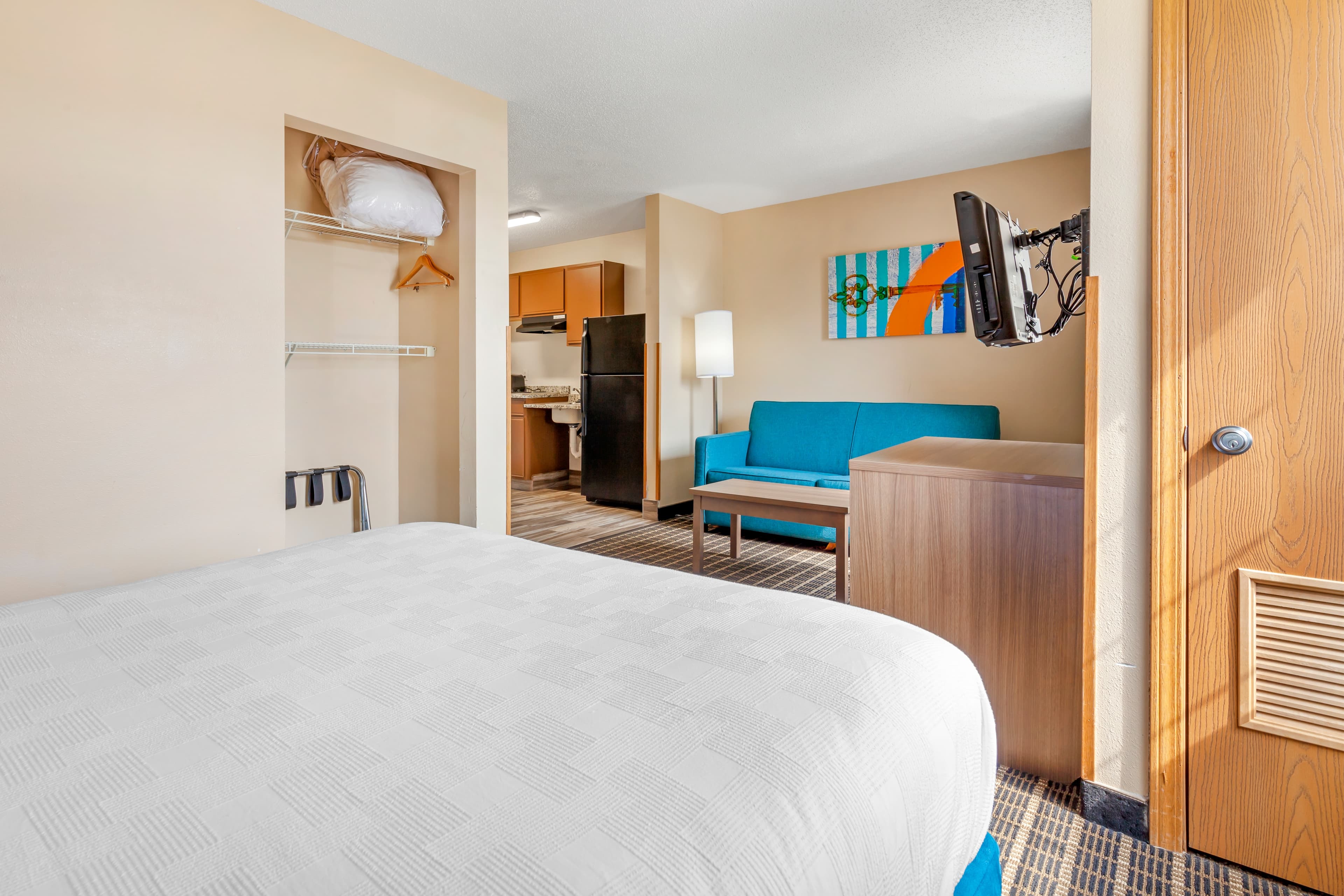 MainStay Suites Dubuque at Hwy 20 — 5
