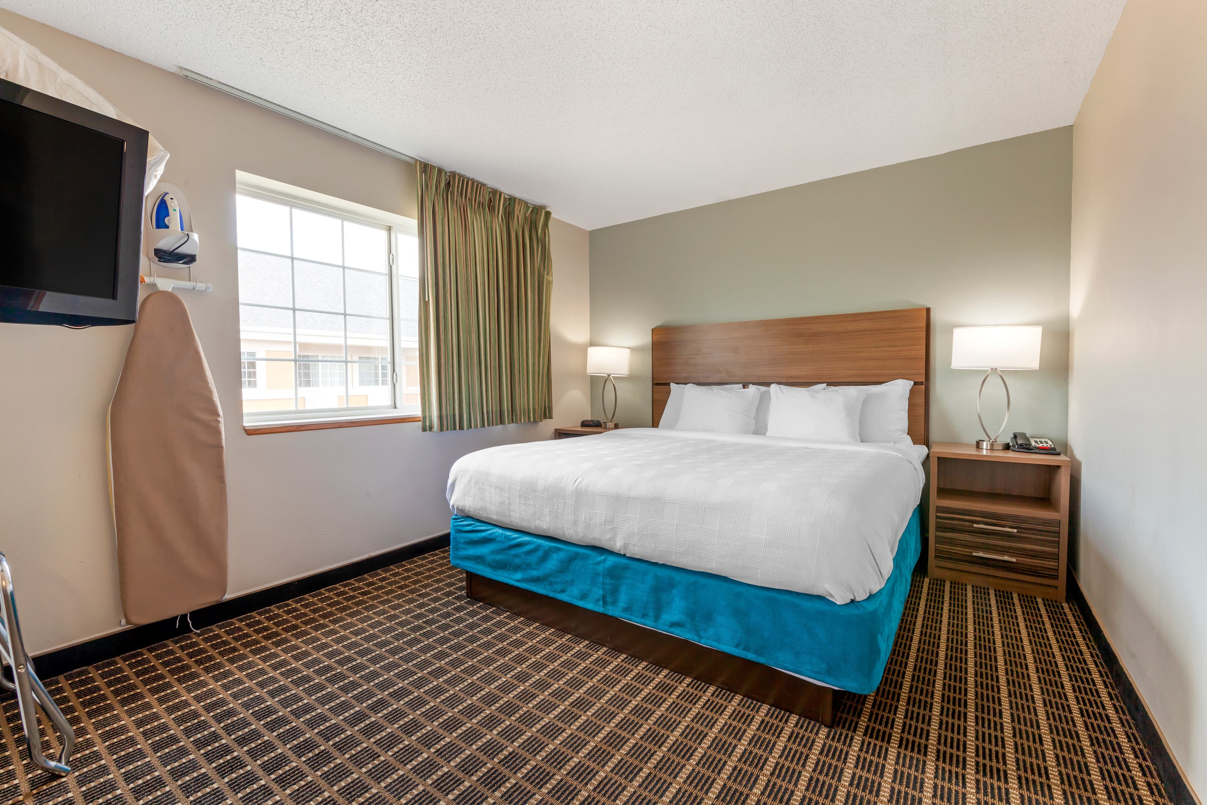 MainStay Suites Dubuque at Hwy 20 — 16