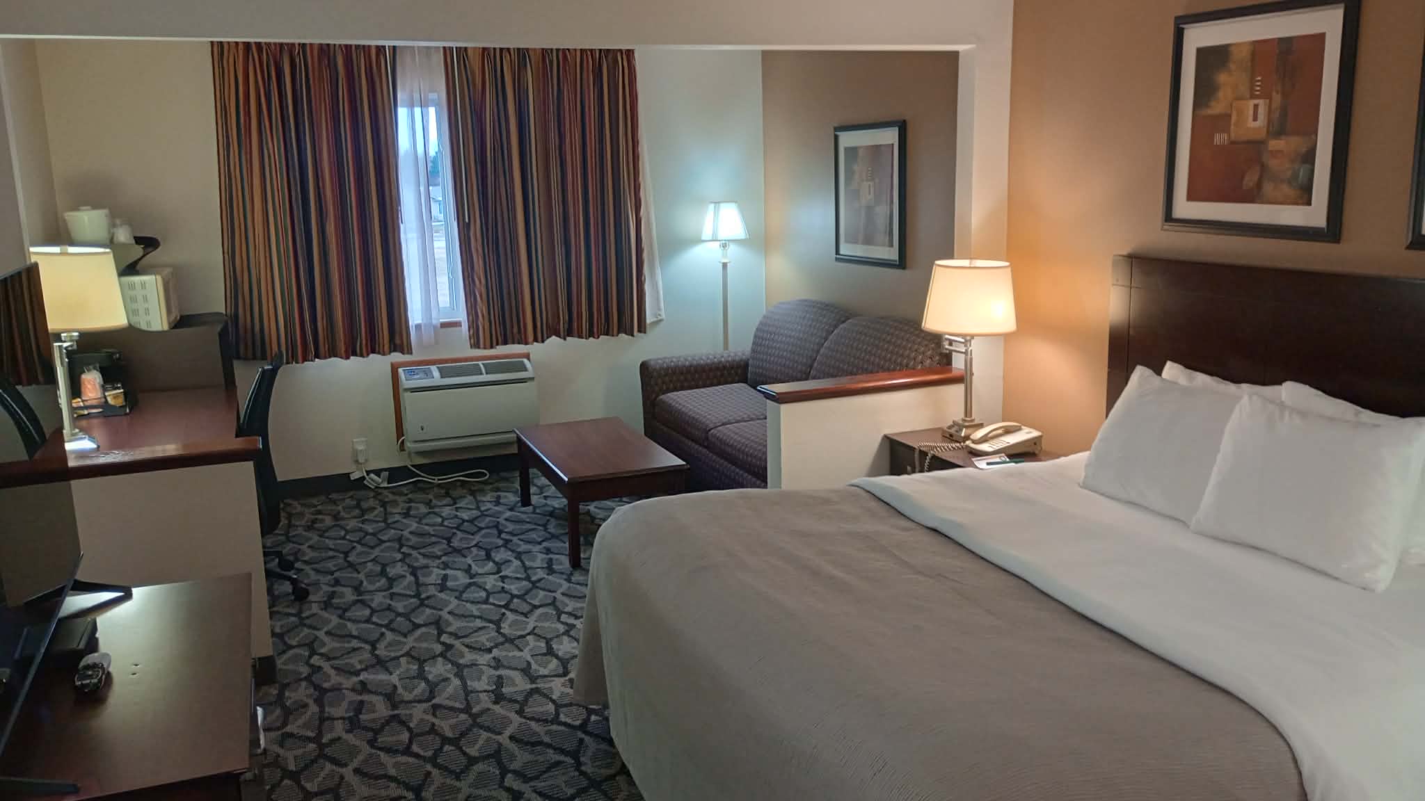 Quality Inn & Suites Eldridge Davenport North - Image 3