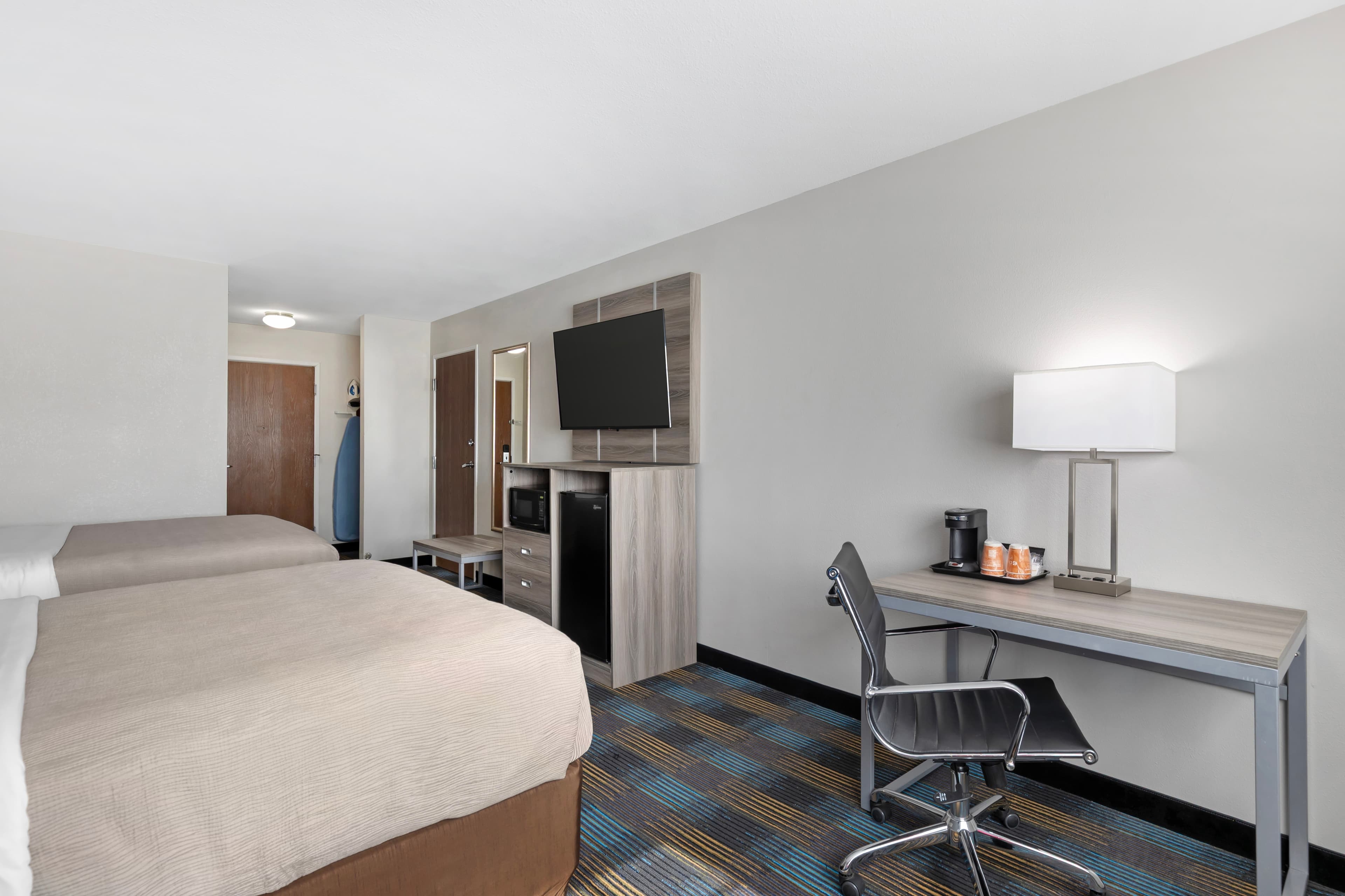 Quality Inn & Suites Fort Madison near Hwy 61 — 8