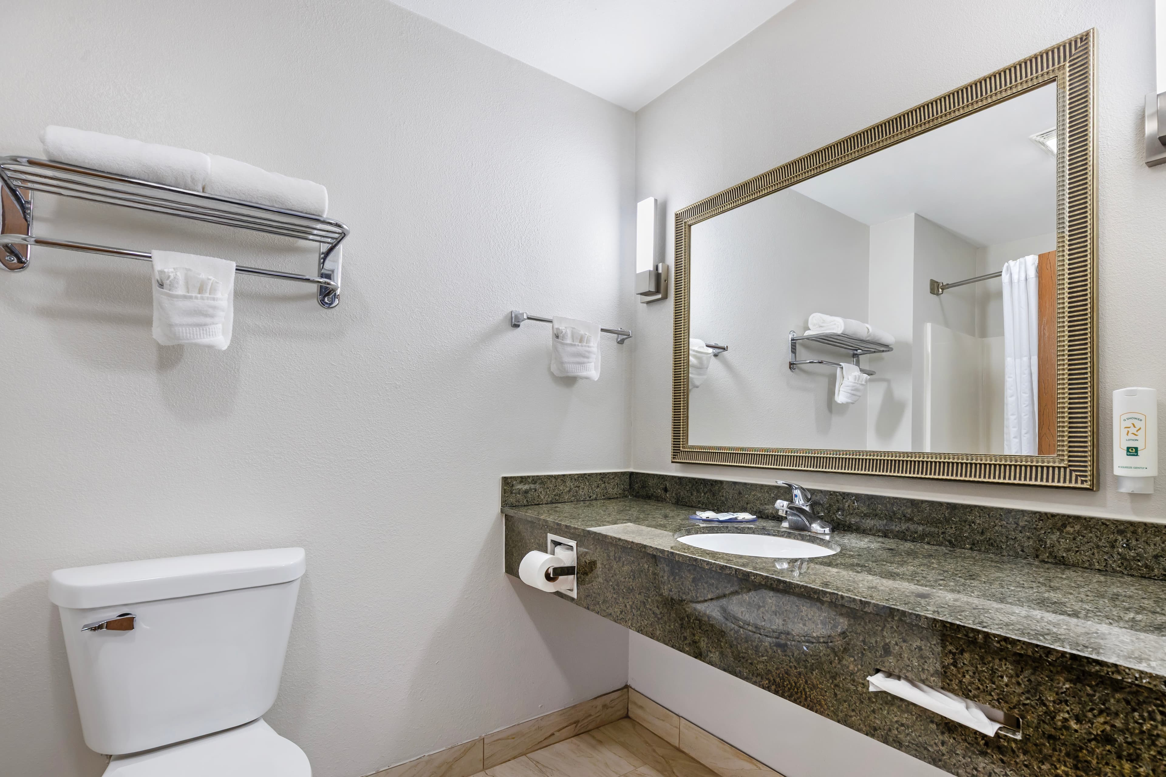 Quality Inn & Suites Fort Madison near Hwy 61 — 14
