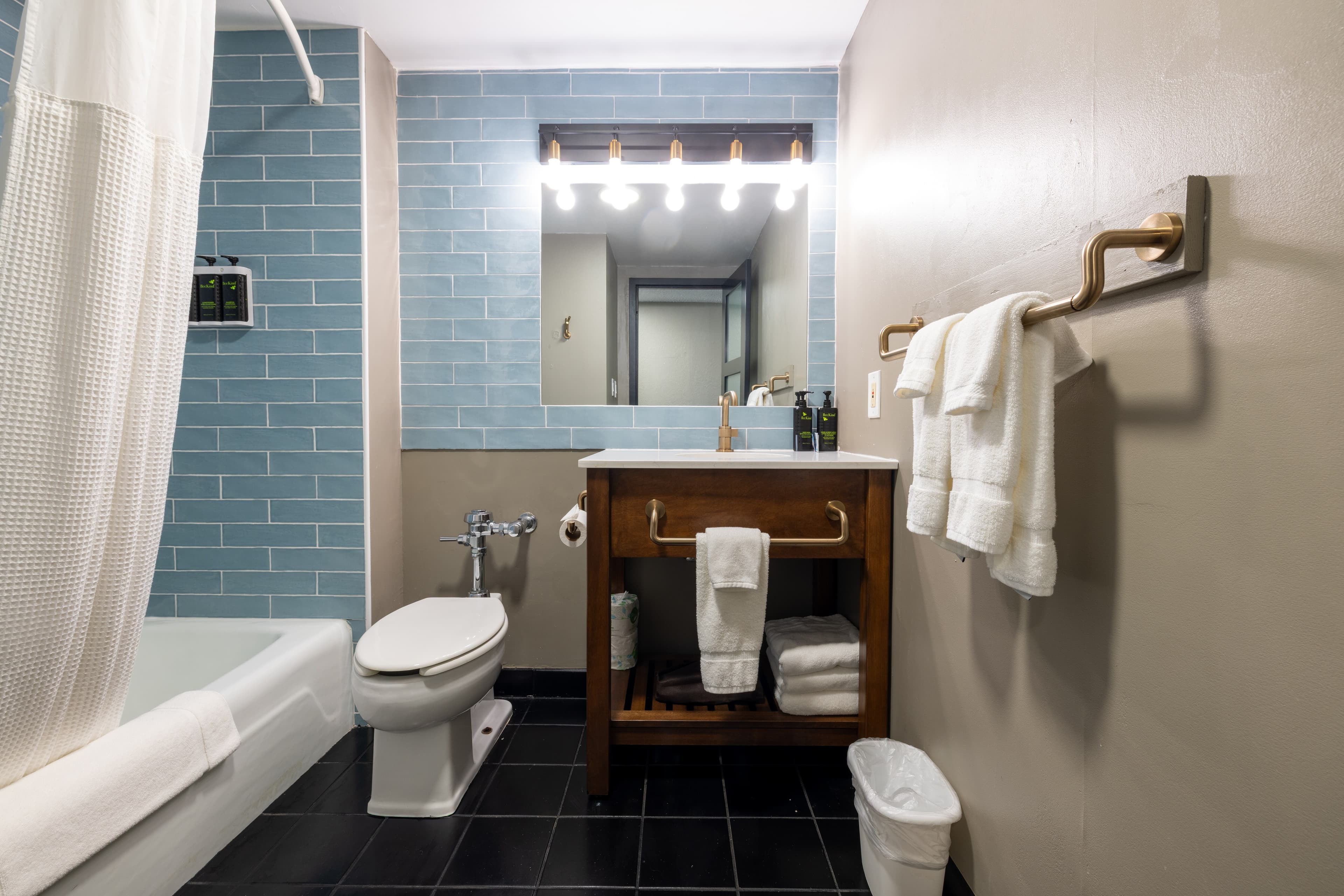The Highlander Hotel Iowa City, an Ascend Collection Hotel — 9