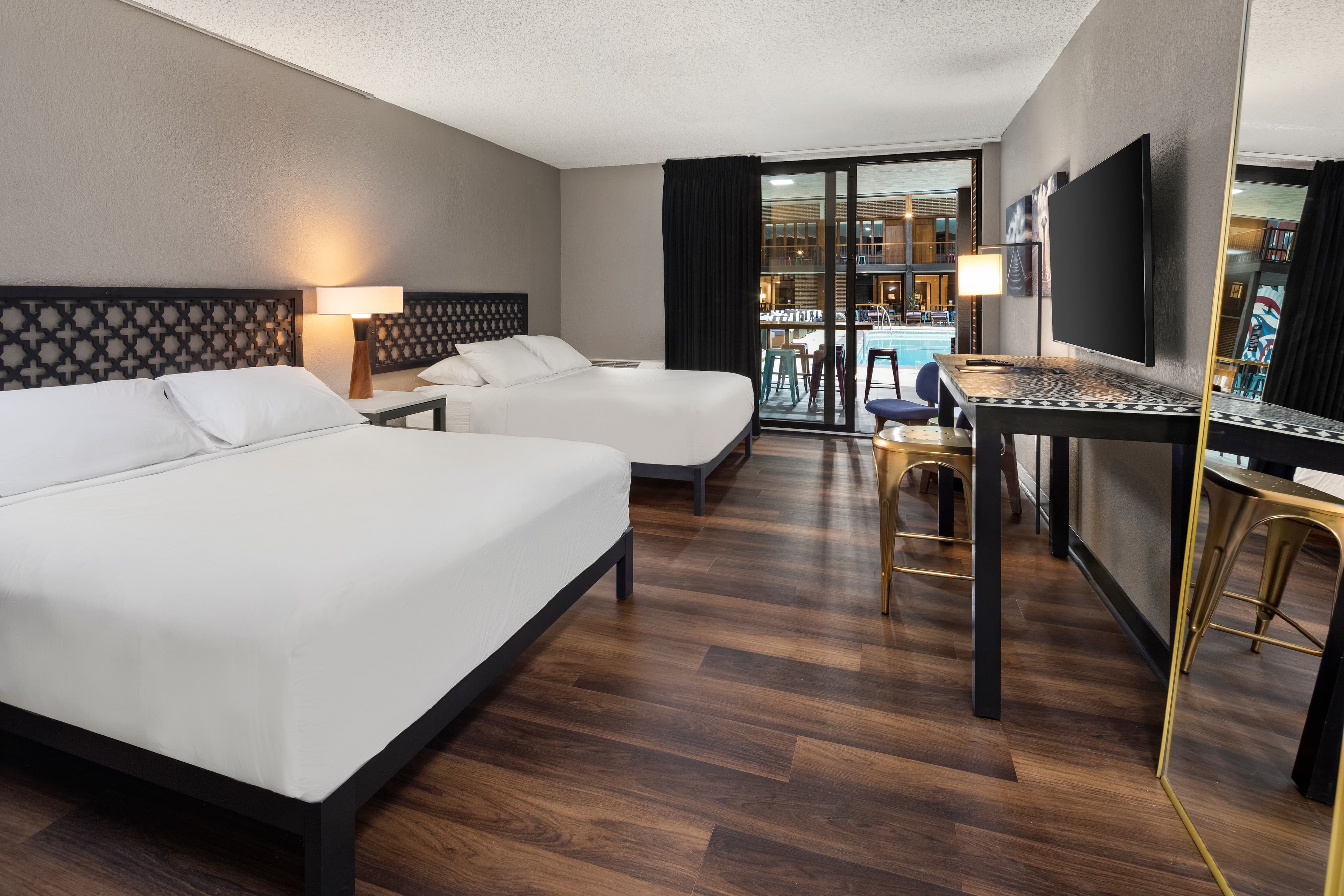 The Highlander Hotel Iowa City, an Ascend Collection Hotel — 72