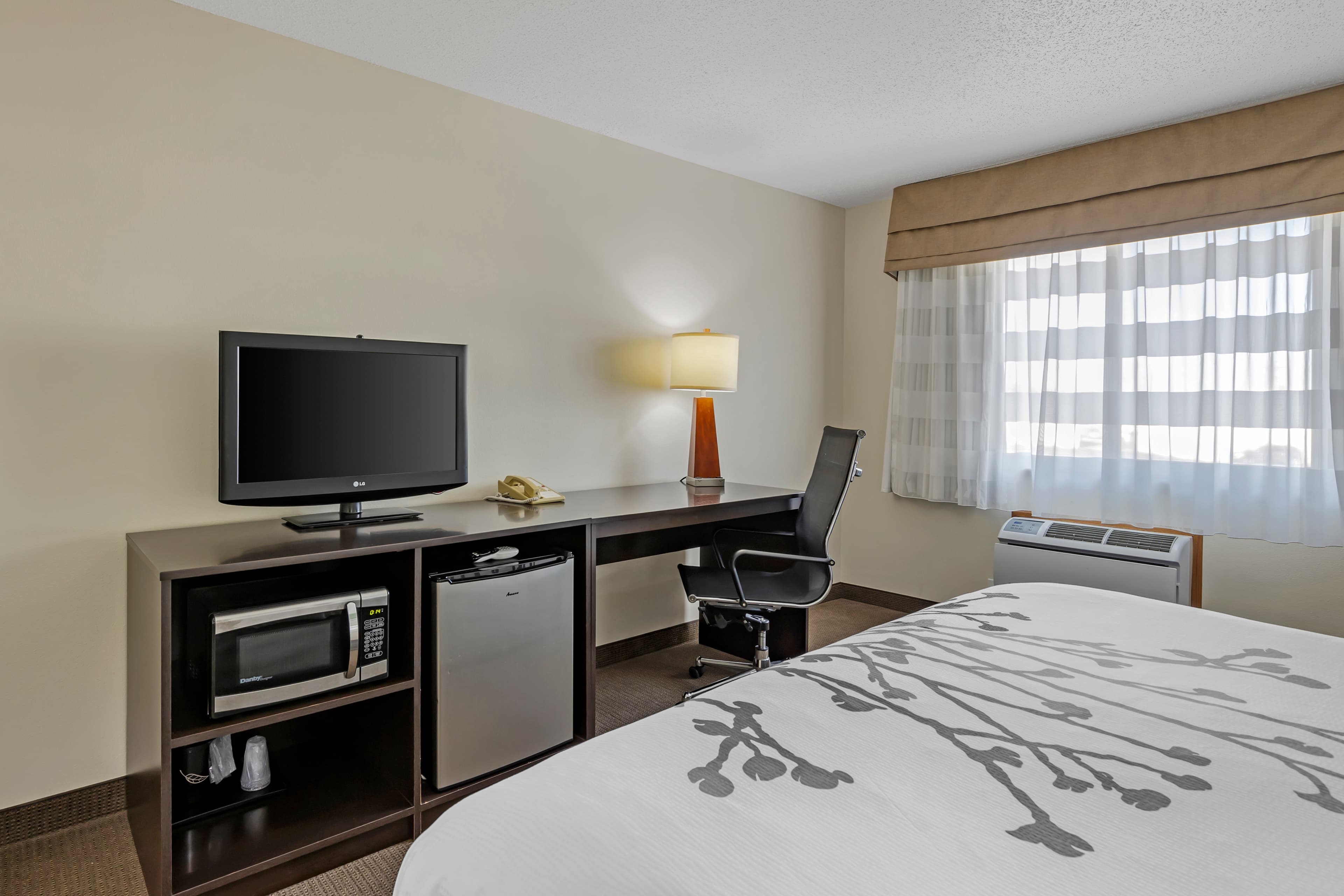 Sleep Inn & Suites Charles City — 13